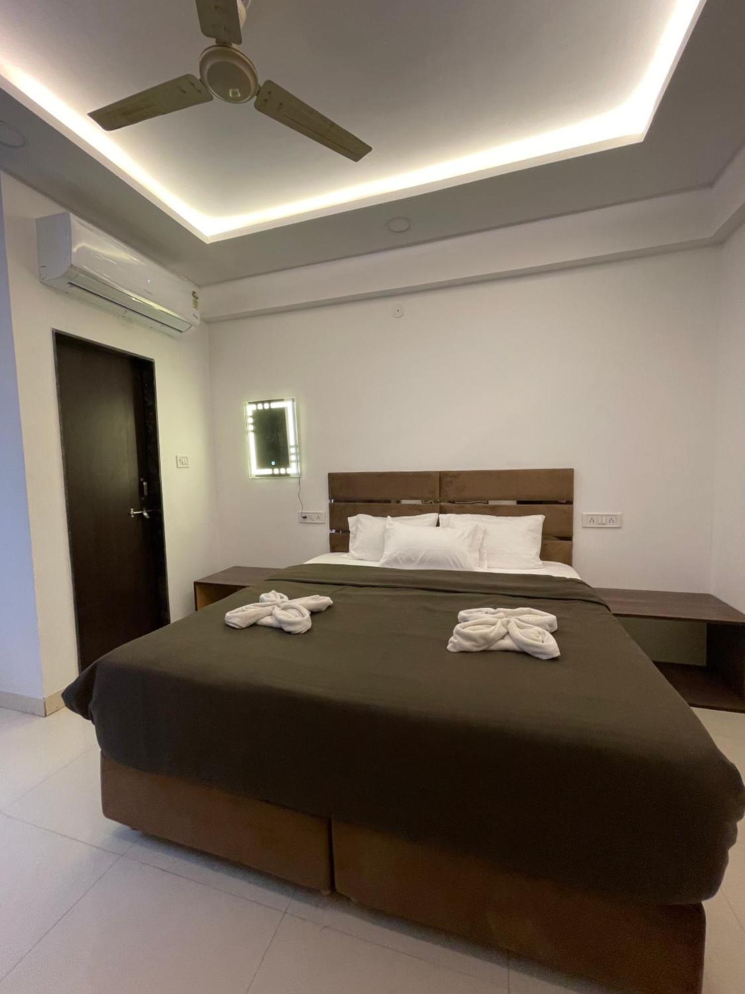 Hotel Kiwi Vijaynagar Scheme 78 Indore
