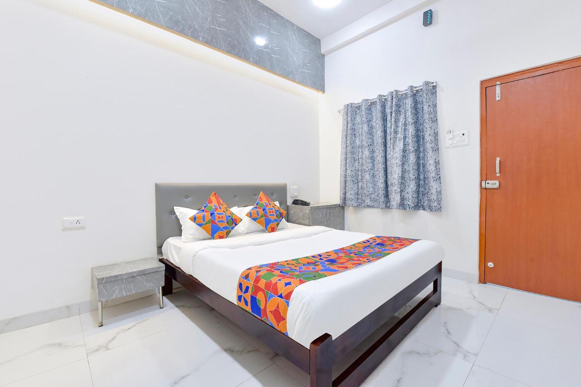Fabhotel Grand Embassy Hotel 3*