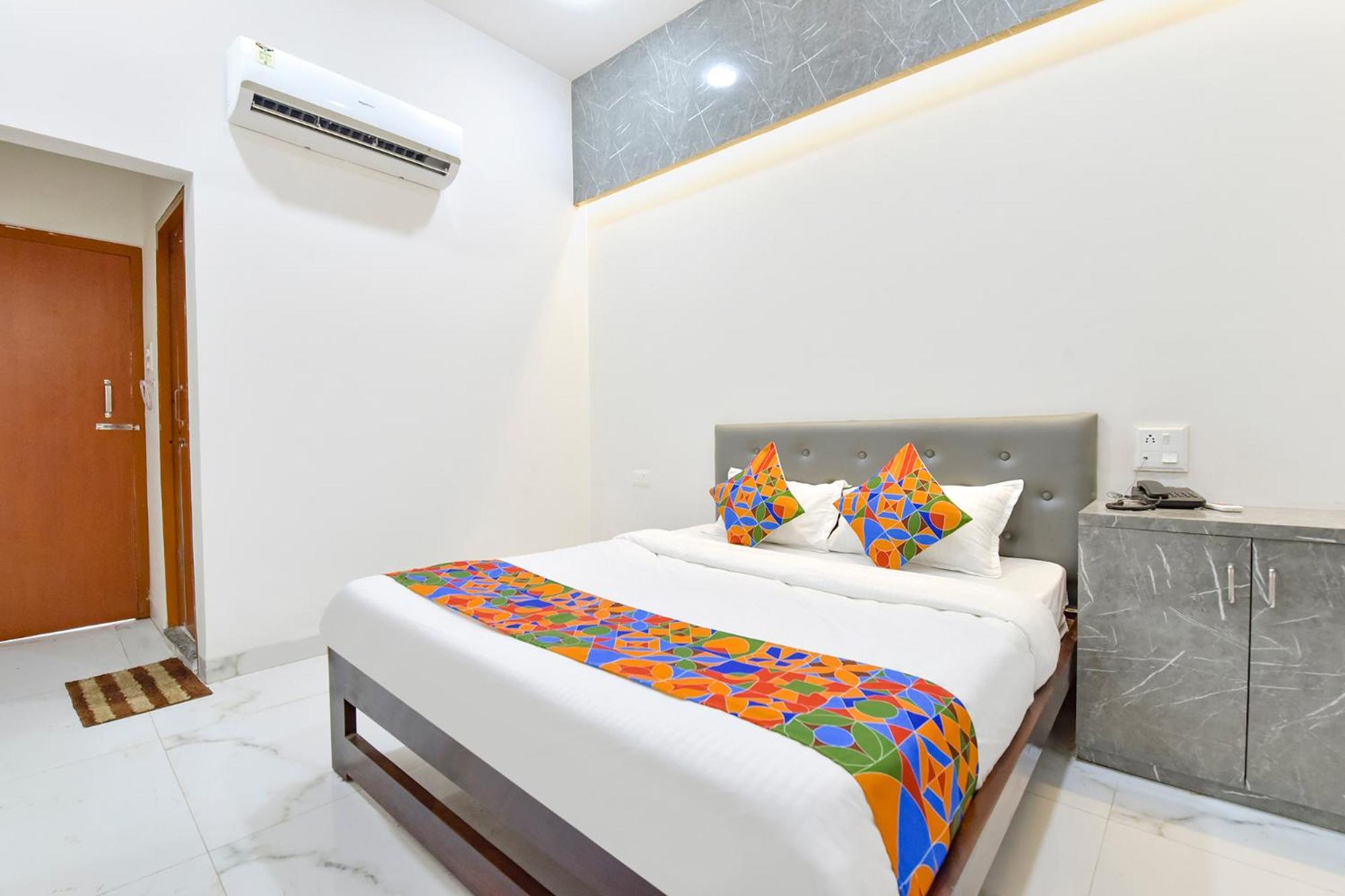 Fabhotel Grand Embassy Hotel 3*