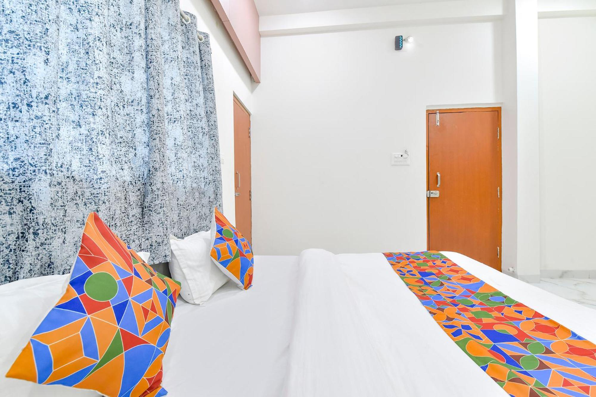 Fabhotel Grand Embassy Hotel