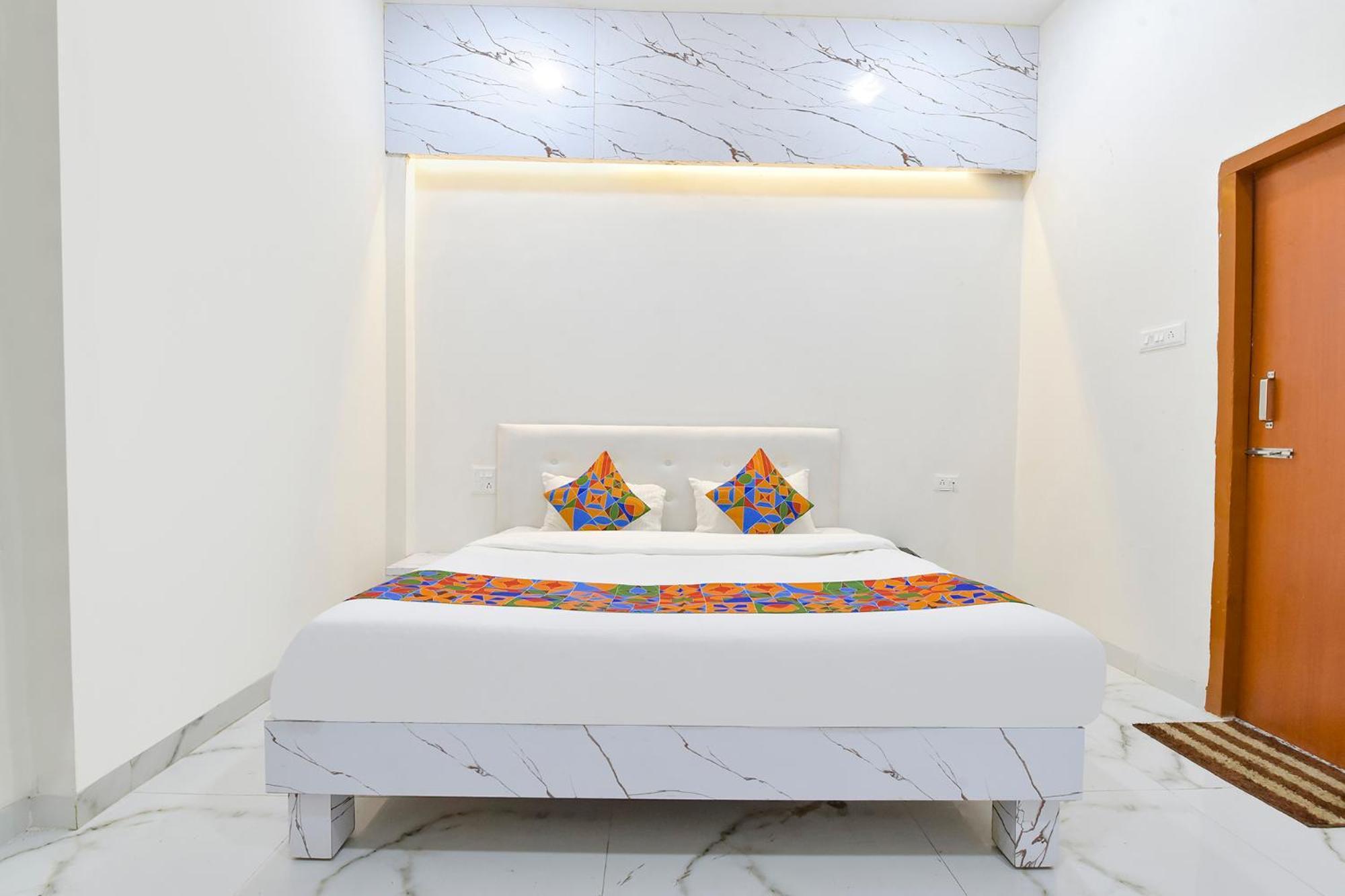 Fabhotel Grand Embassy Hotel 3*