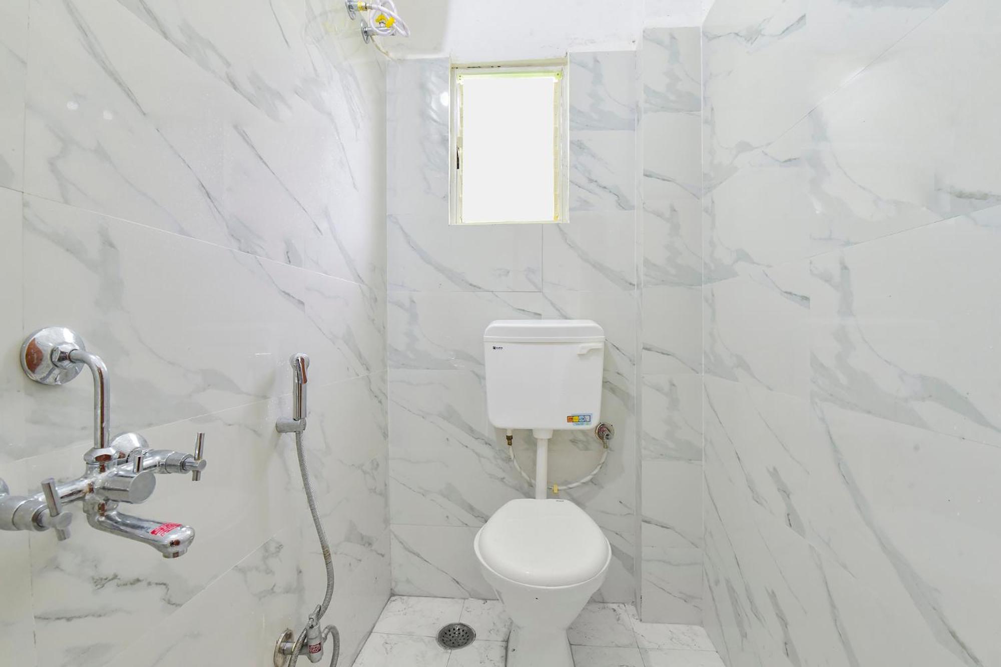 Hotel Fabhotel Grand Embassy 3*
