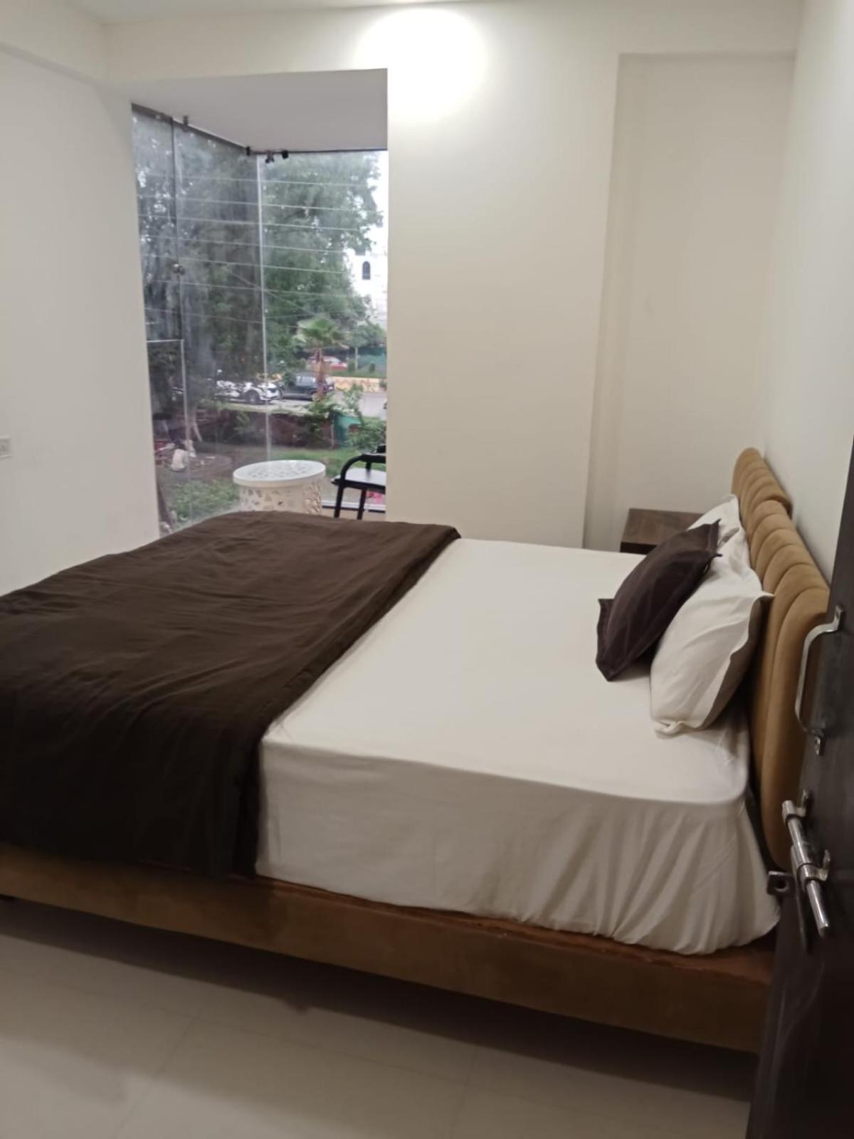 Hotel Kiwi Vijaynagar Scheme 78 3*