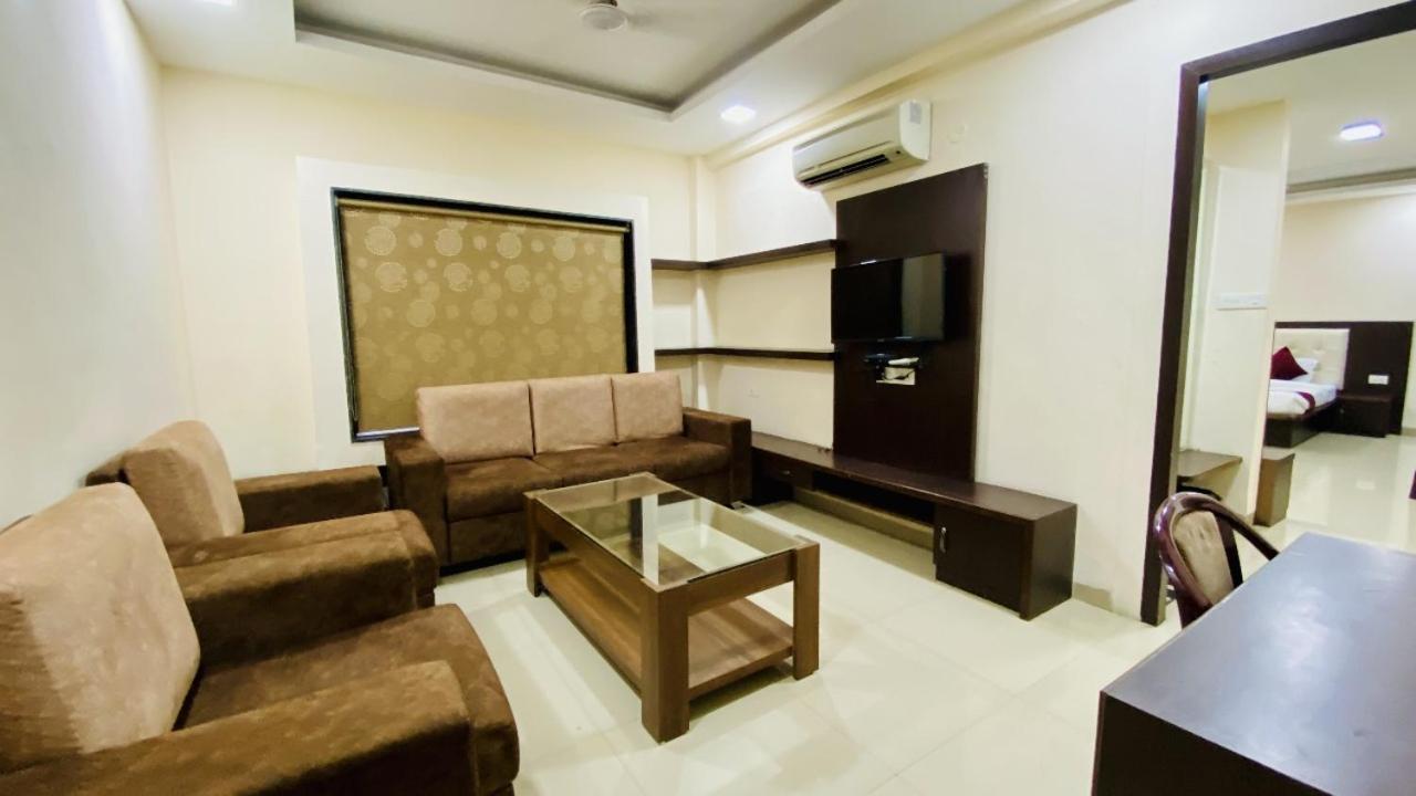 The Richi Rich And 4* Indore
