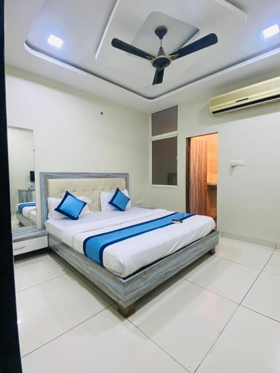 Hotel Parthika Palace