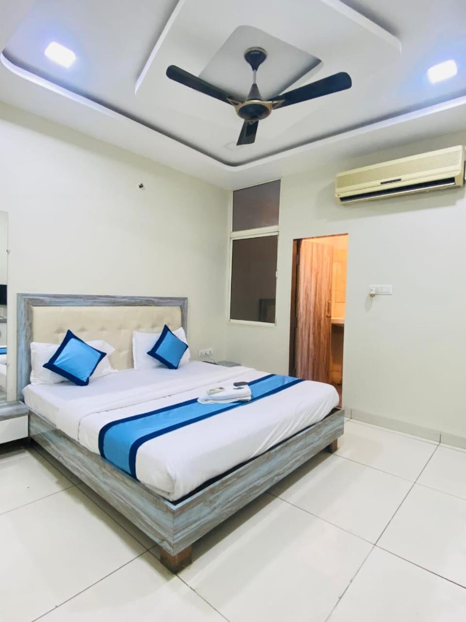 Hotel Parthika Palace Indore