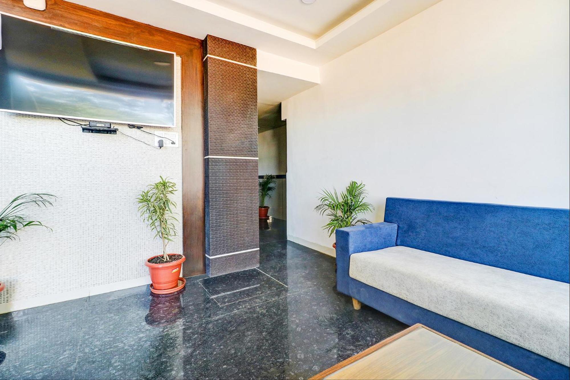 Fabhotel Meera Palace Hotel