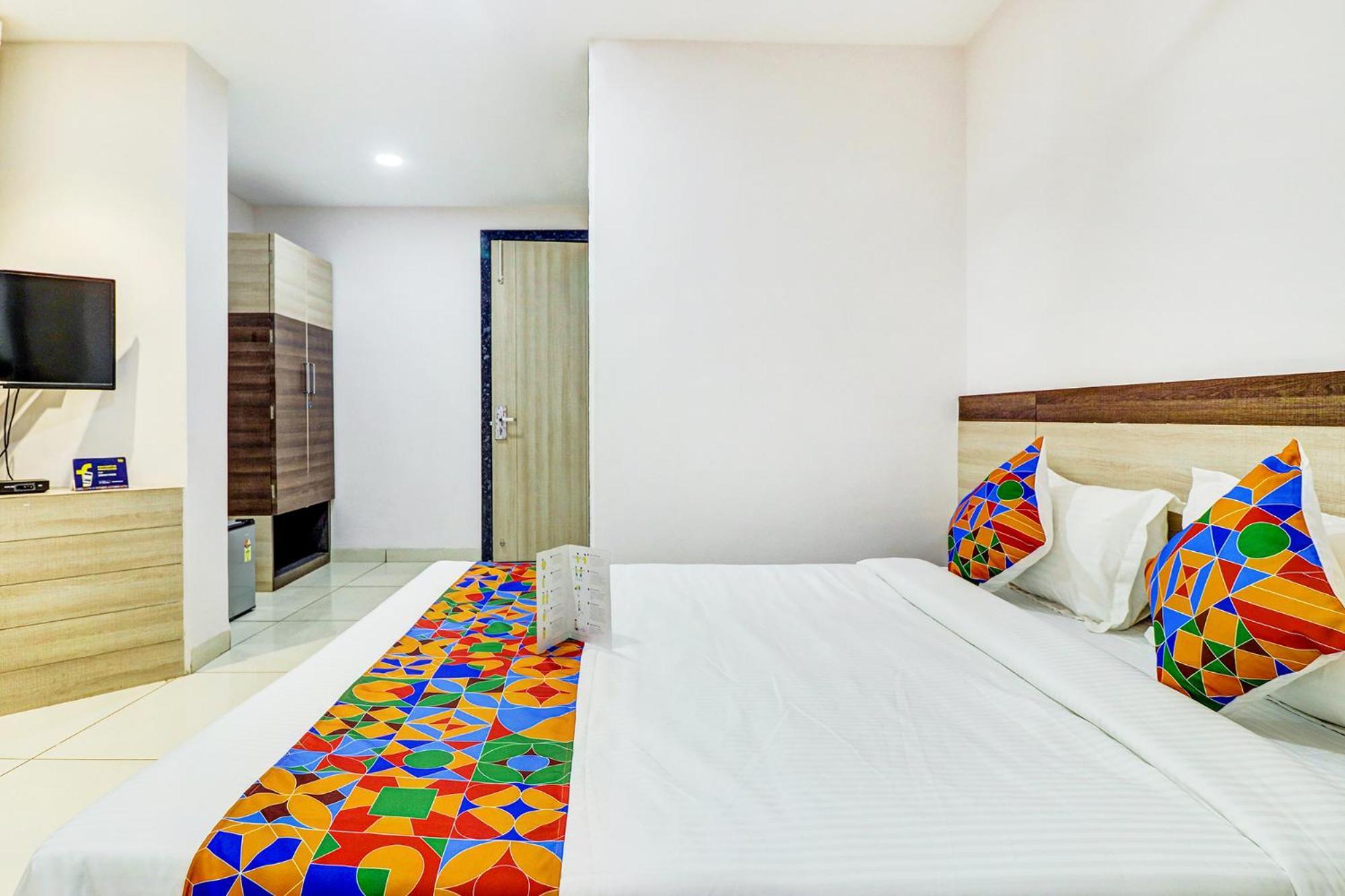 Fabhotel Meera Palace Hotel 4*