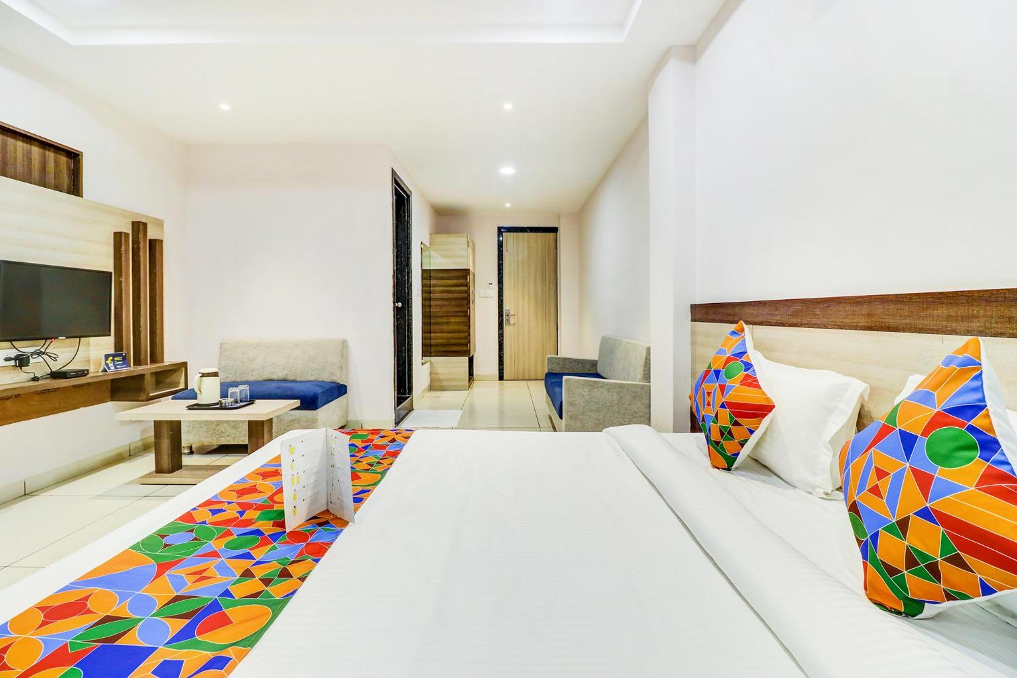 Hotel Fabhotel Meera Palace Indore