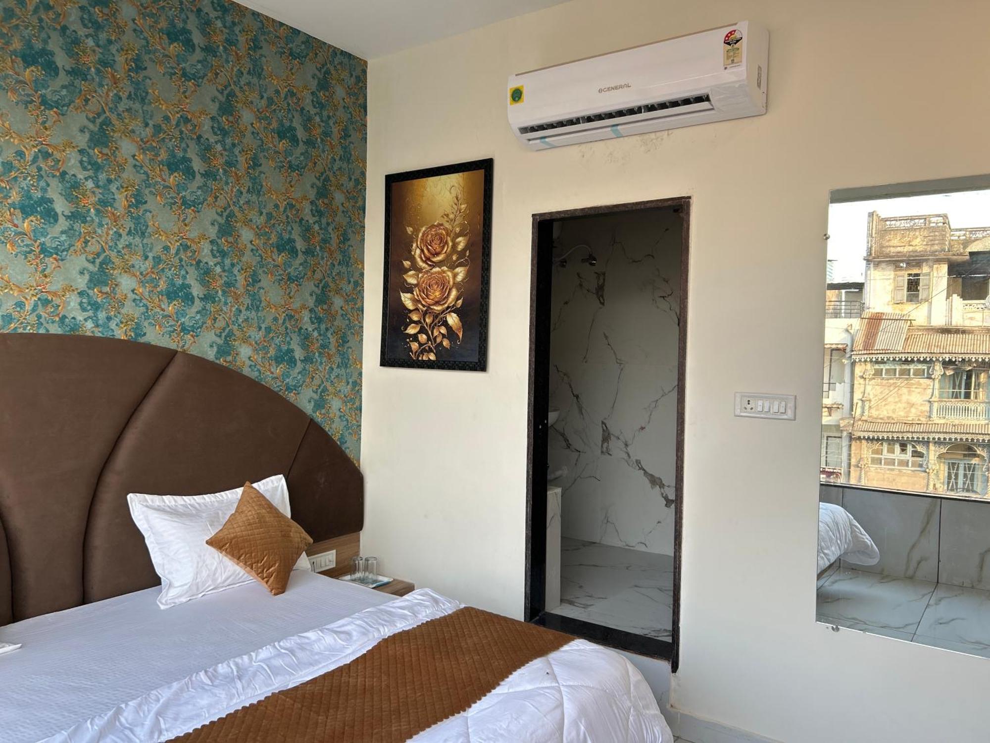 Shivay Hotel 3*