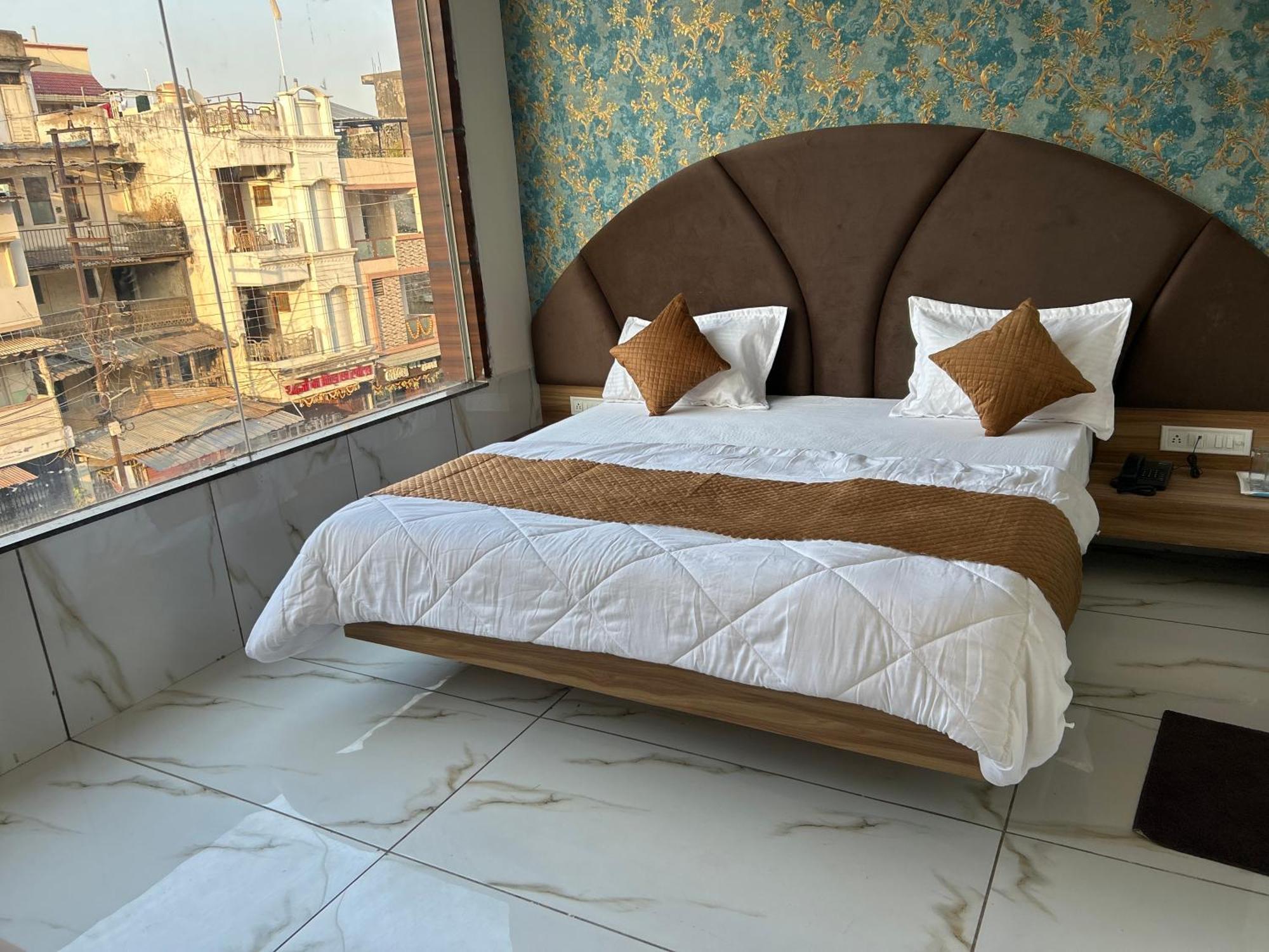 Shivay Hotel 3*