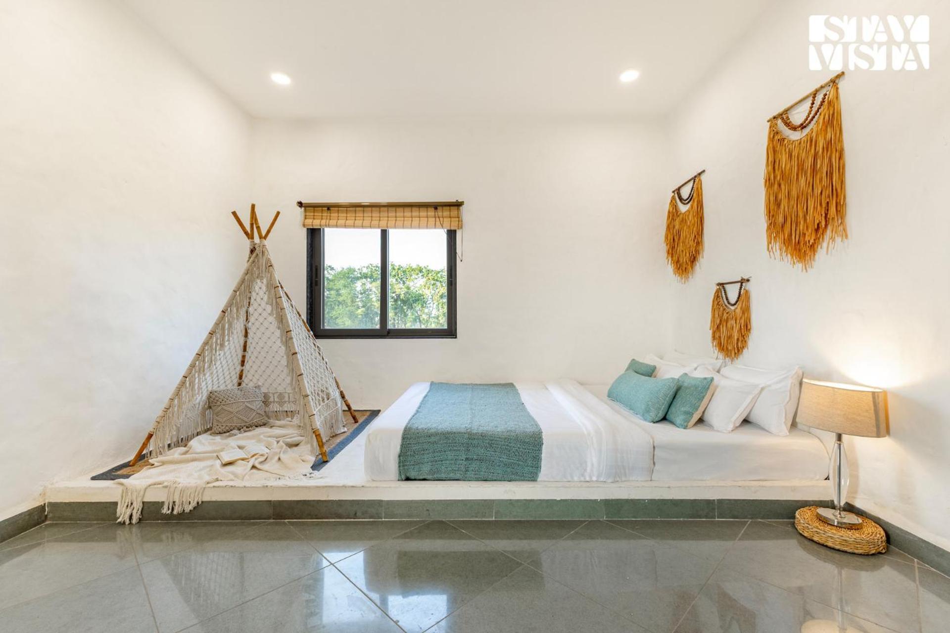 Villa Stayvista At Lotus By The With Pool, Bbq & Lawn Indore