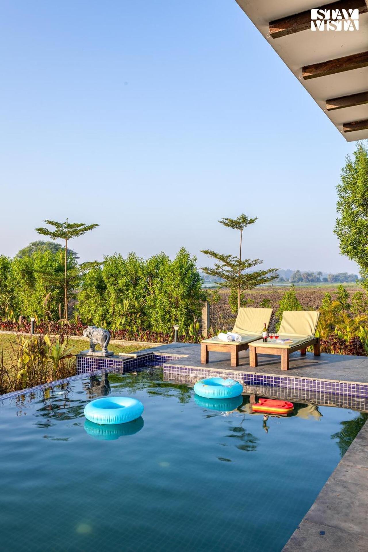 Stayvista At Lotus By The With Pool, Bbq & Lawn * Indore