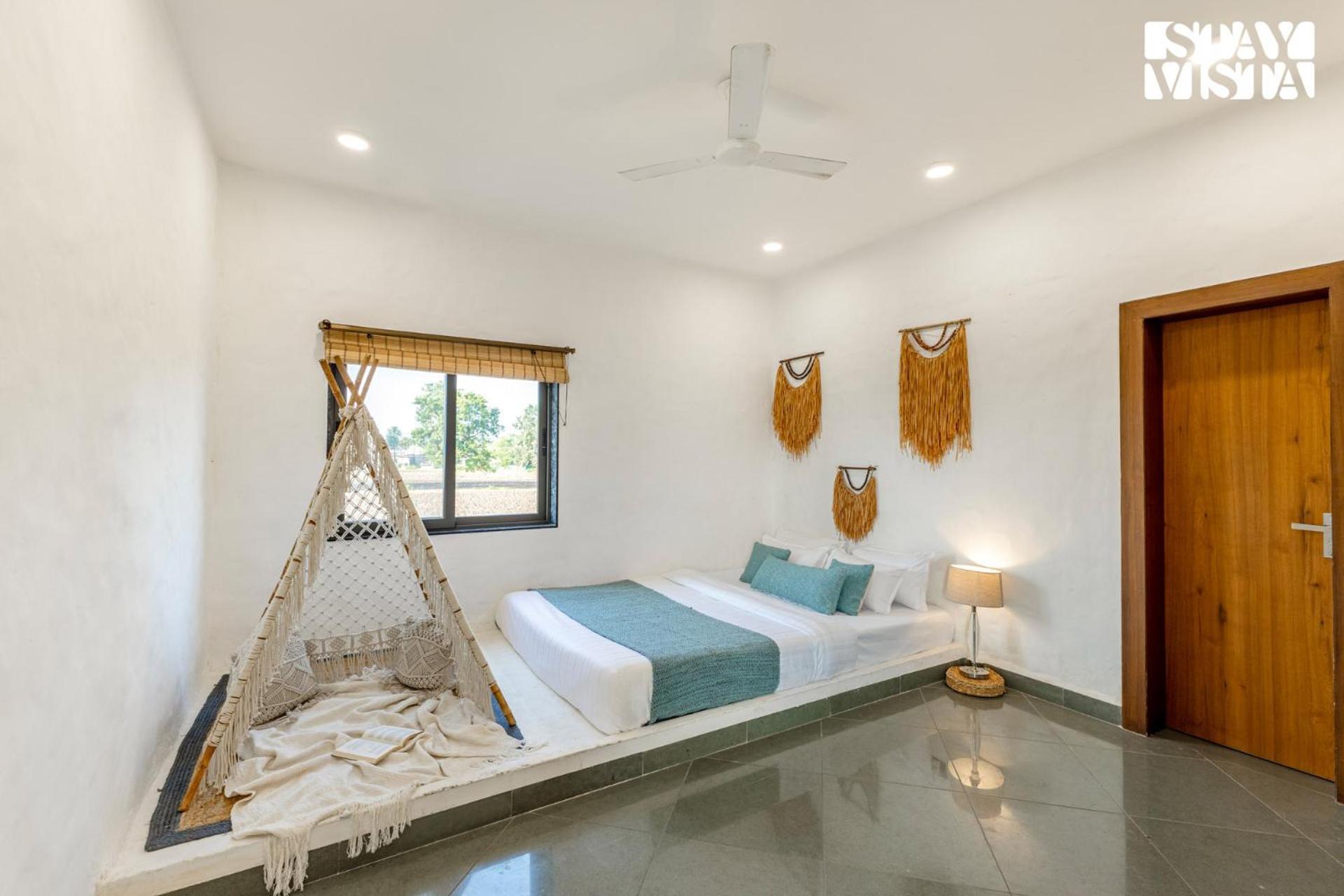 Stayvista At Lotus By The With Pool, Bbq & Lawn Indore