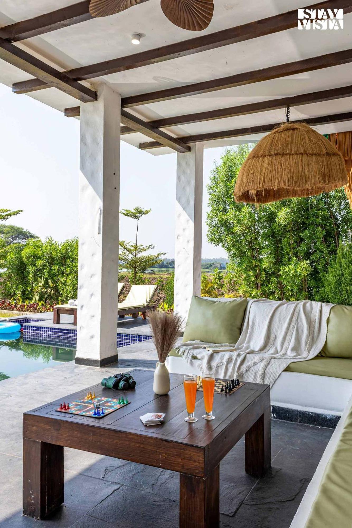 Stayvista At Lotus By The With Pool, Bbq & Lawn