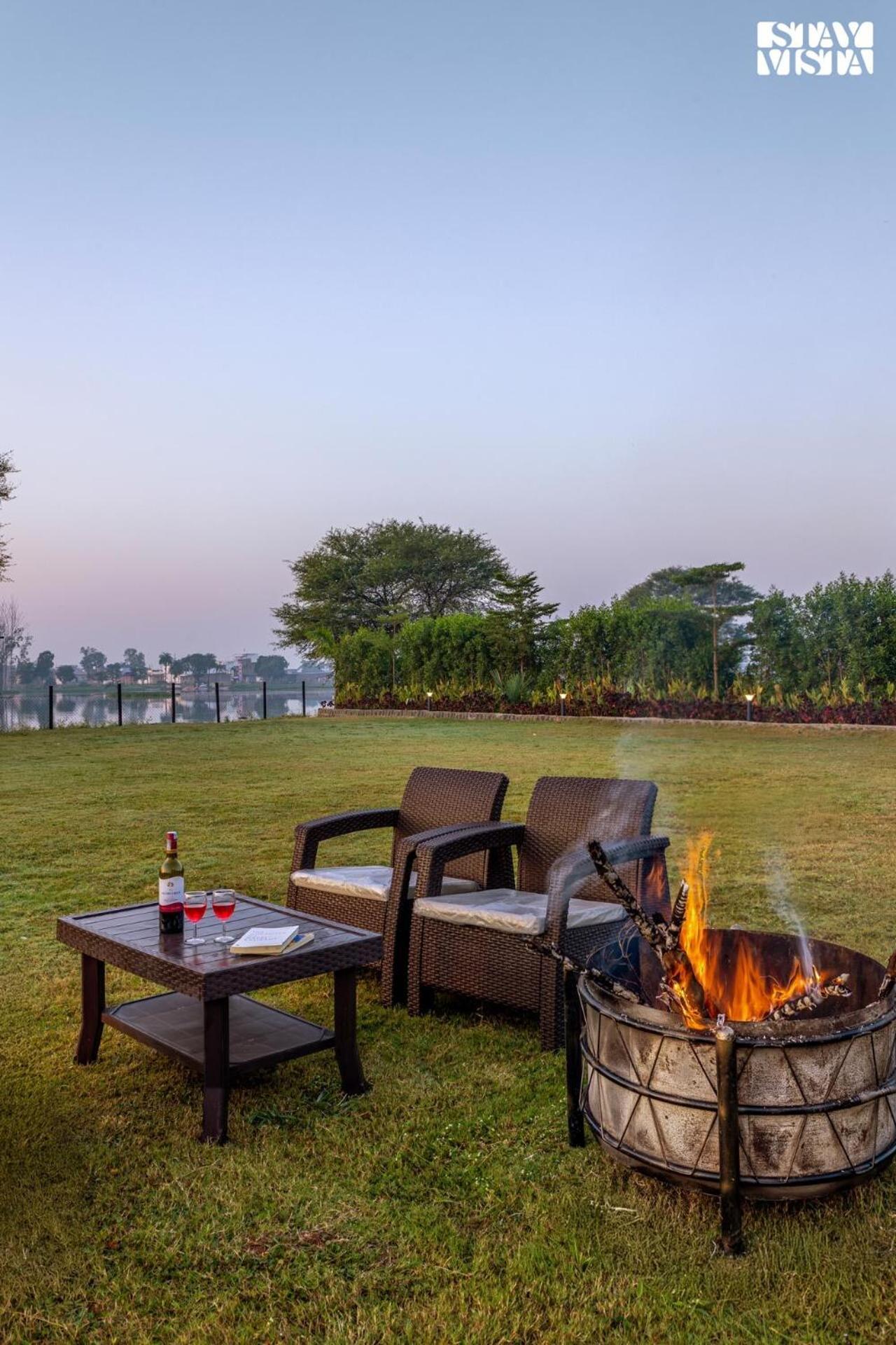 Stayvista At Lotus By The With Pool, Bbq & Lawn Indore
