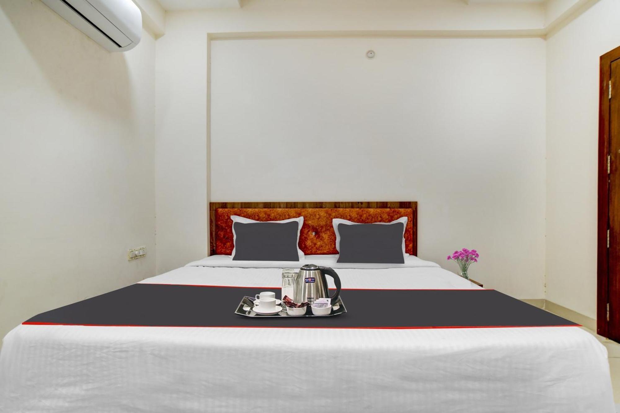 Hotel Collection O Task Indore
