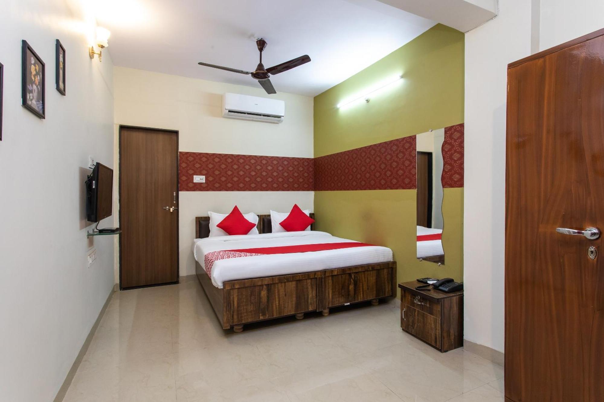 O Apple Tree Hotel