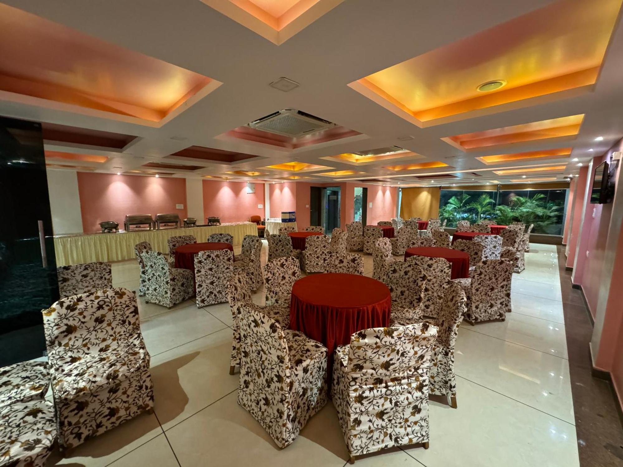 Hotel The Tripti & Banquets 3*