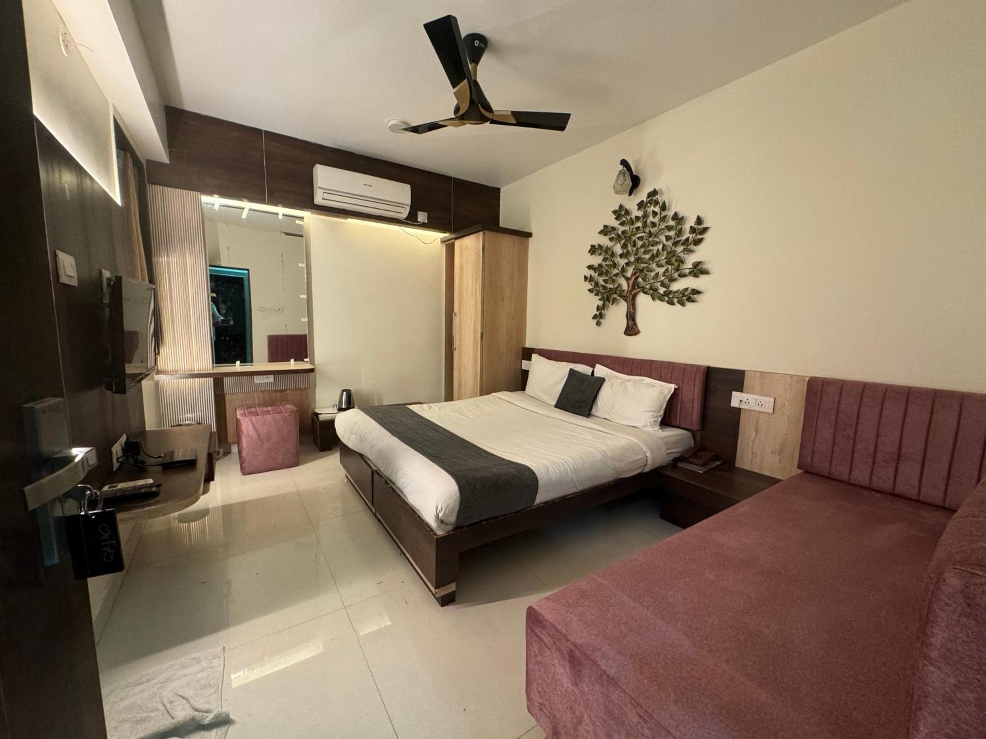The Tripti & Banquets 3* Indore
