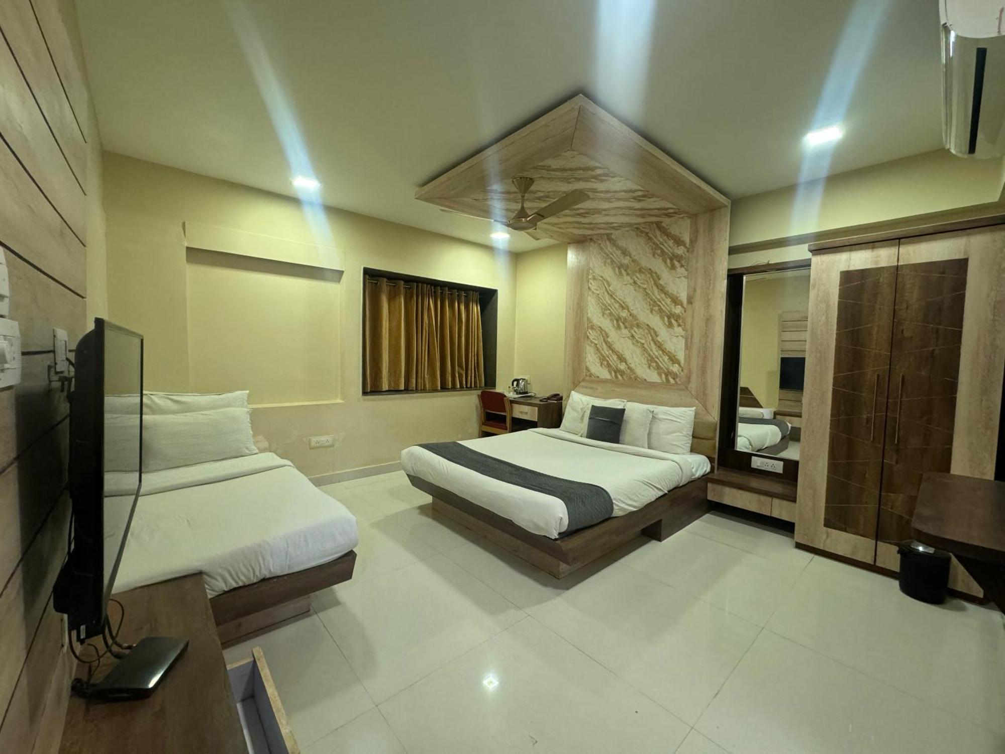 The Tripti & Banquets Hotel