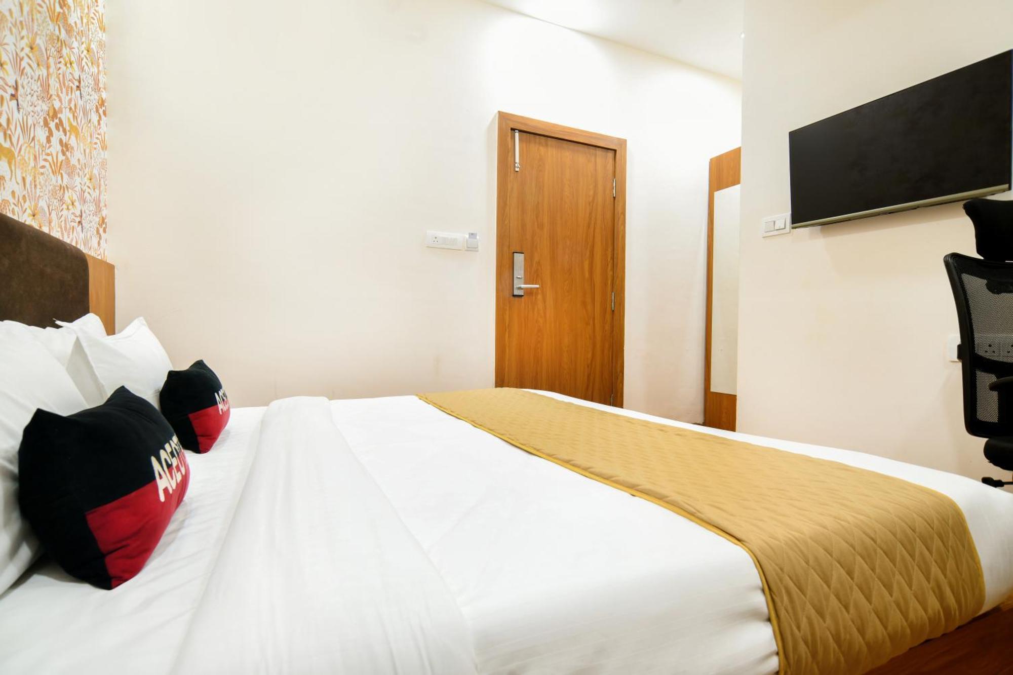 Aceotel Inn, Vijay Nagar Hotel