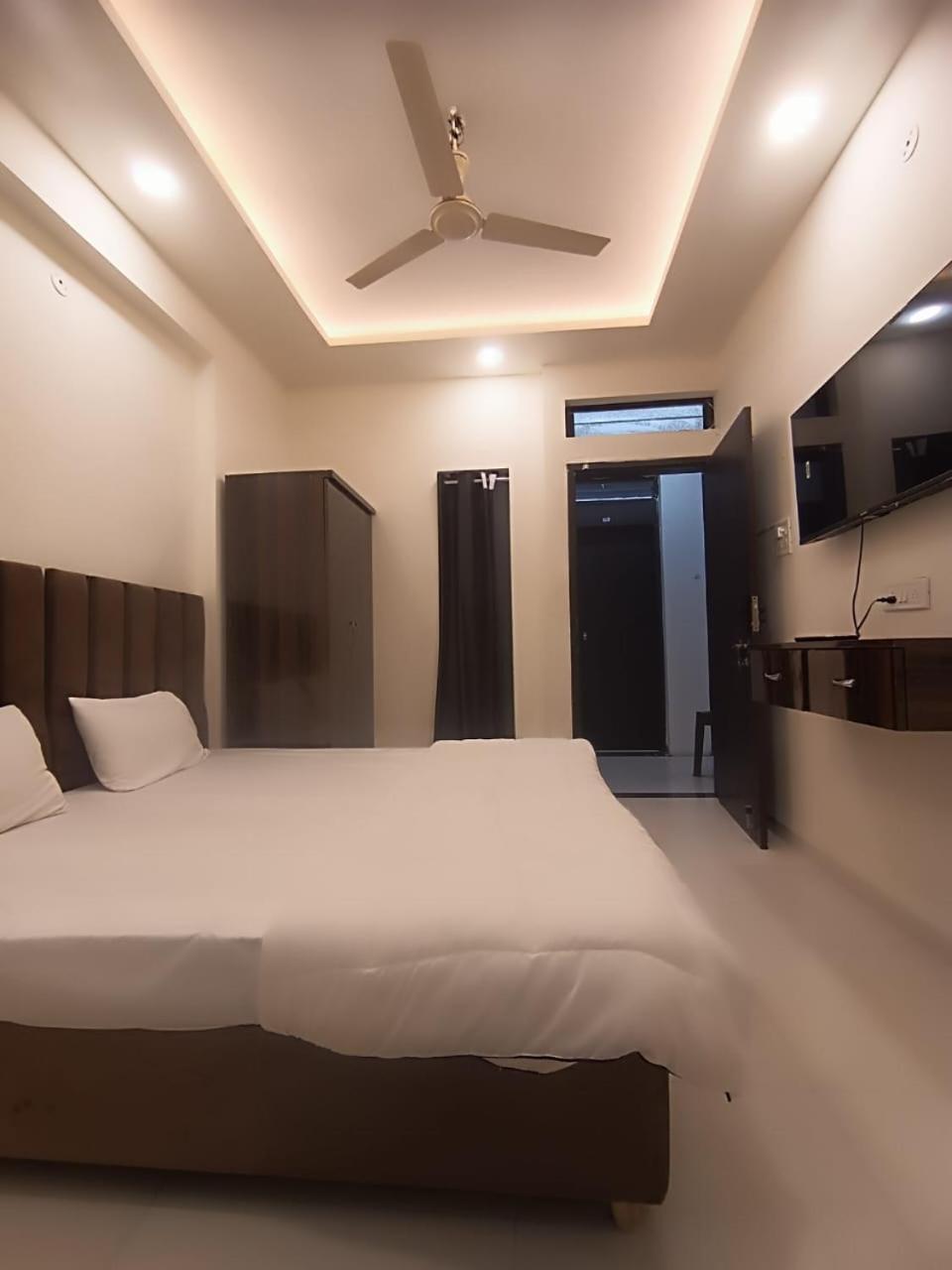 Kiwi Vijaynagar Scheme 78 Indore