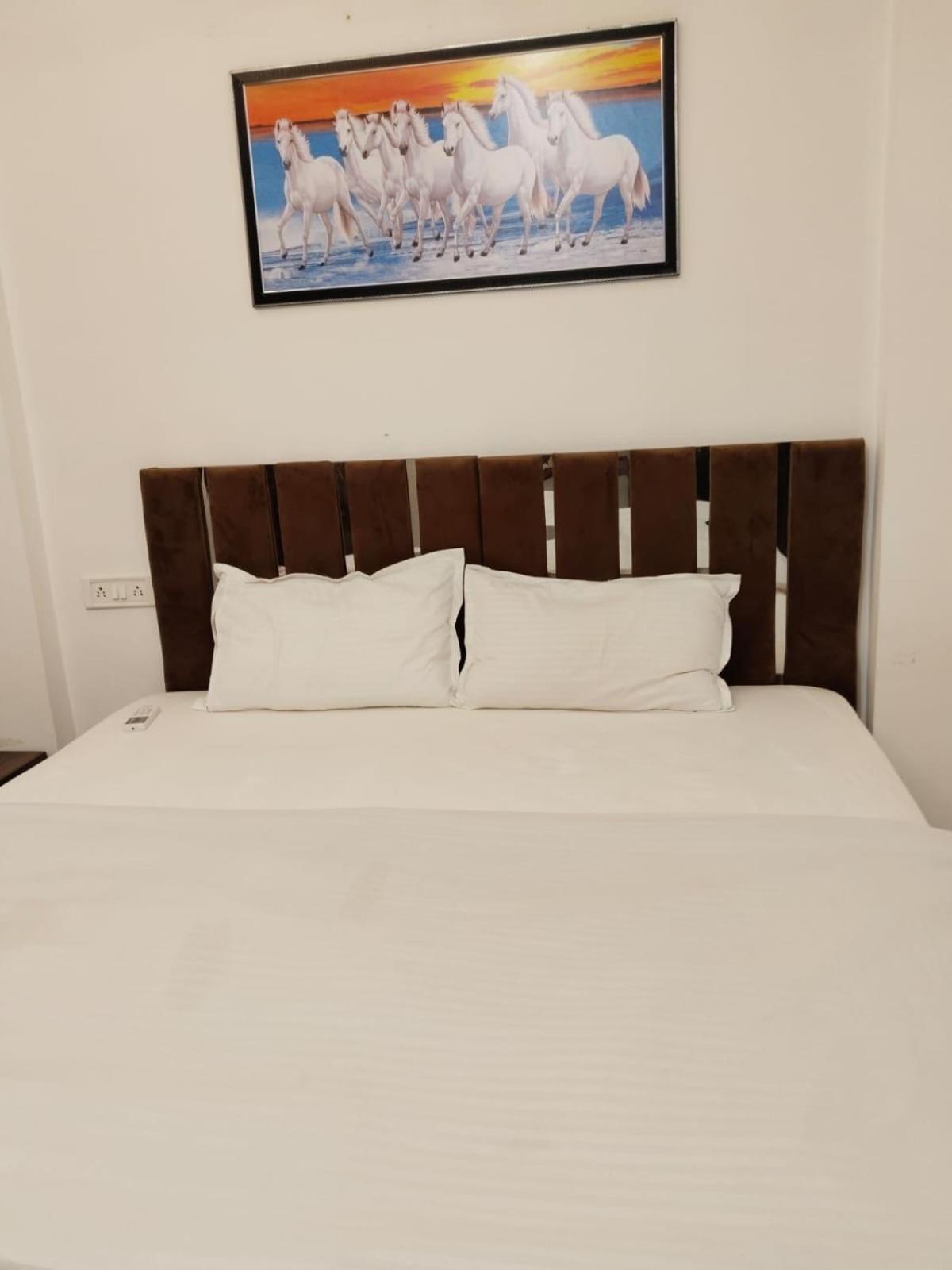 Kiwi Vijaynagar Scheme 78 3* Indore