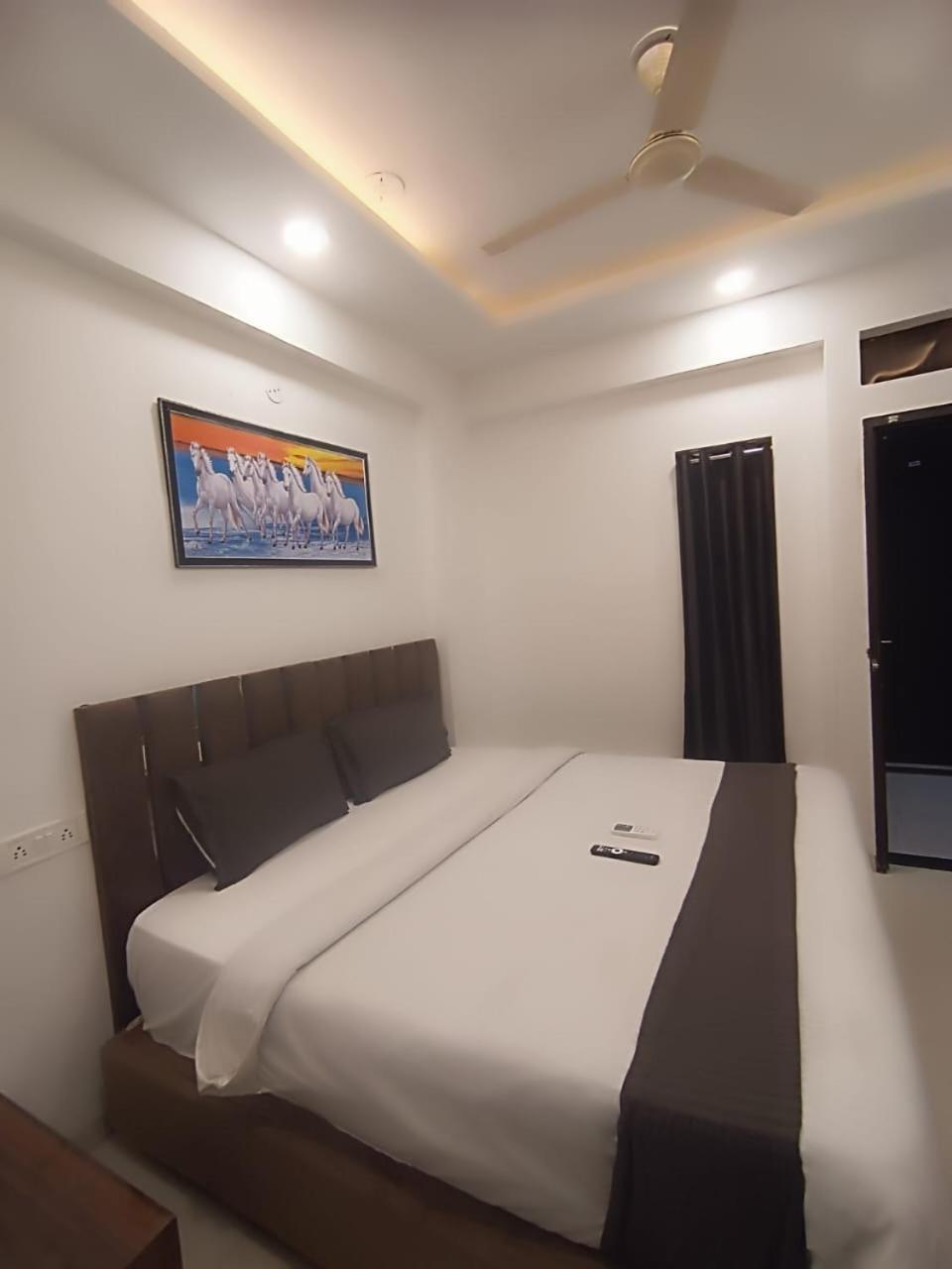 Kiwi Vijaynagar Scheme 78 Hotel Indore