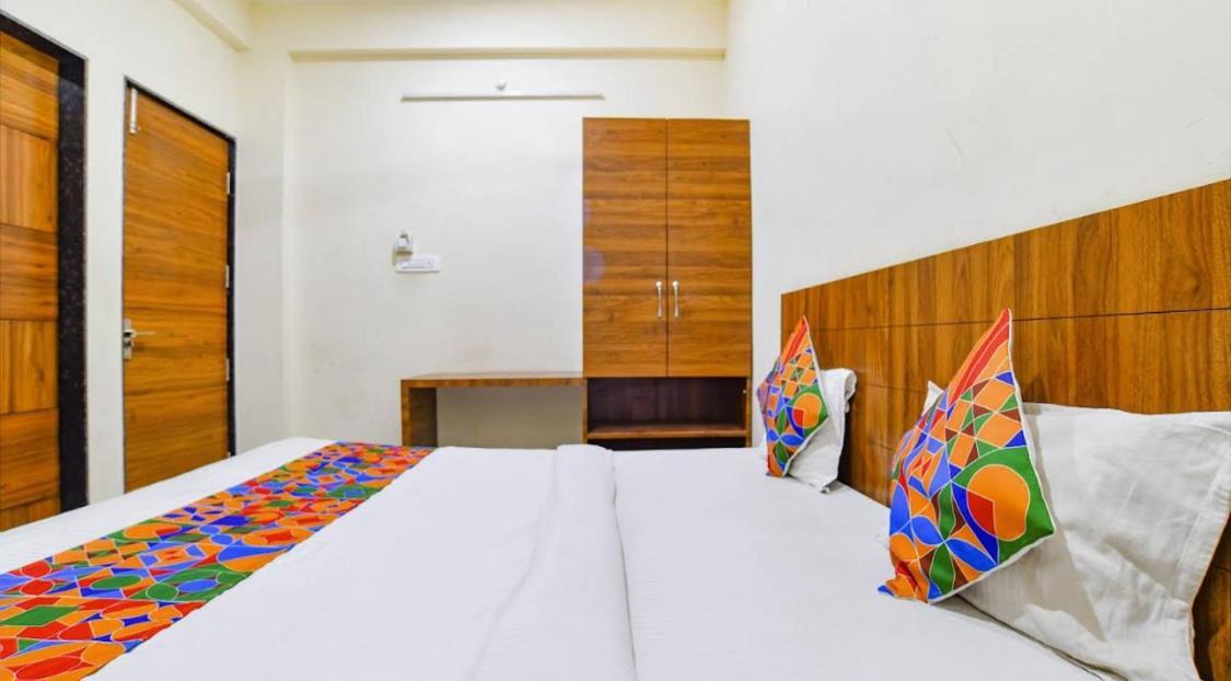 44 The Mbience Hotel Indore