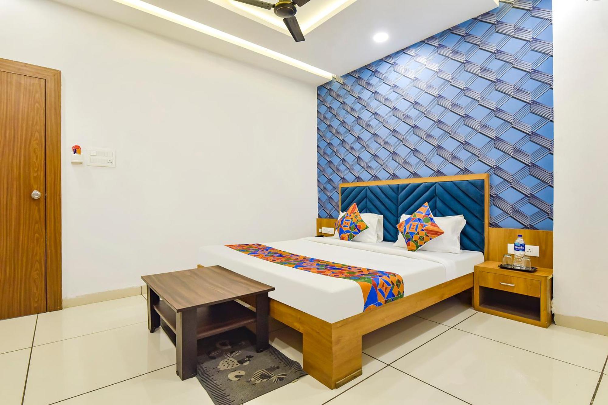 Hotel Fabhotel Will B Fine Indore