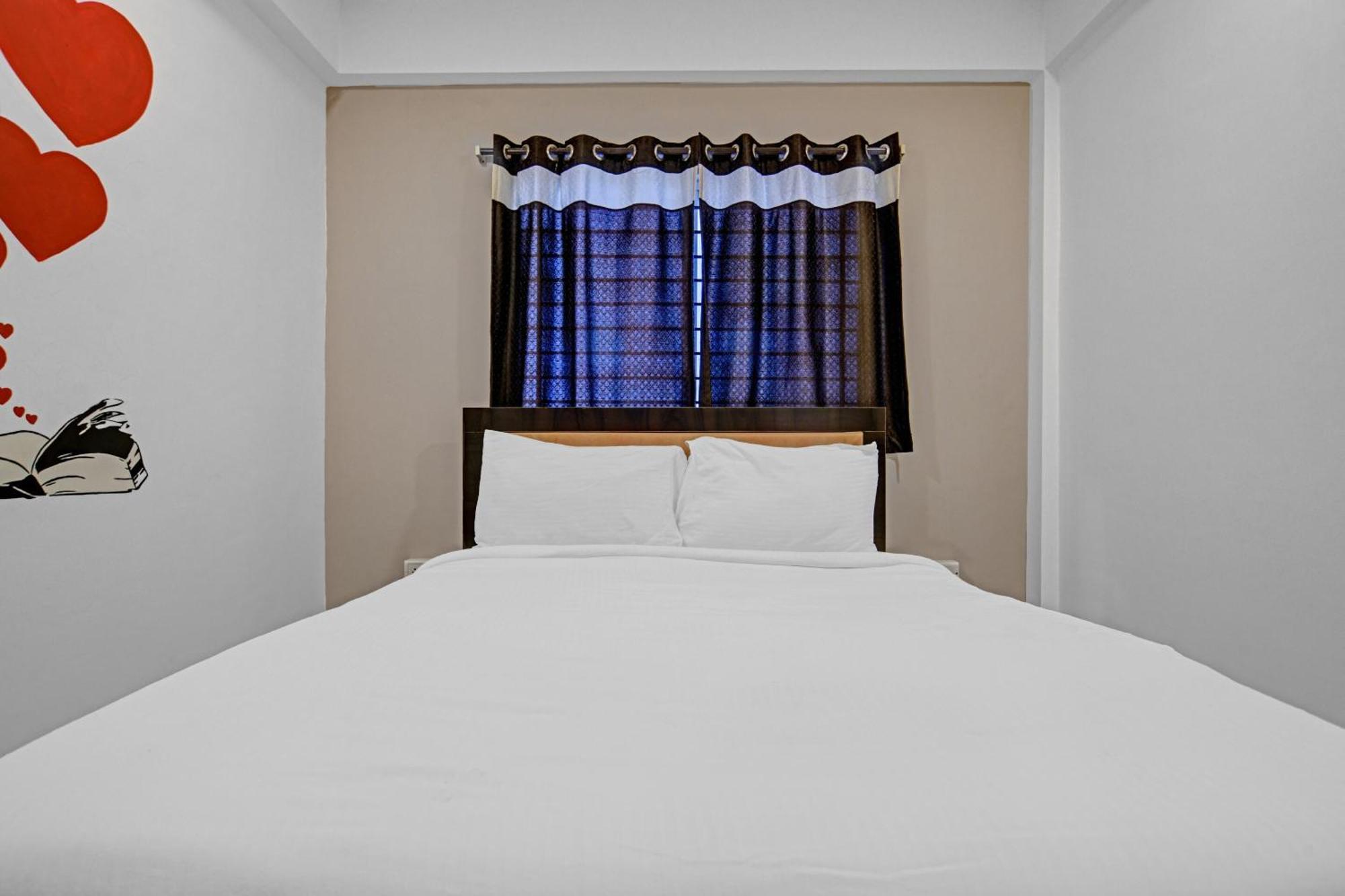 Collection O The Eternity Near Lig Sqaure 4* Indore
