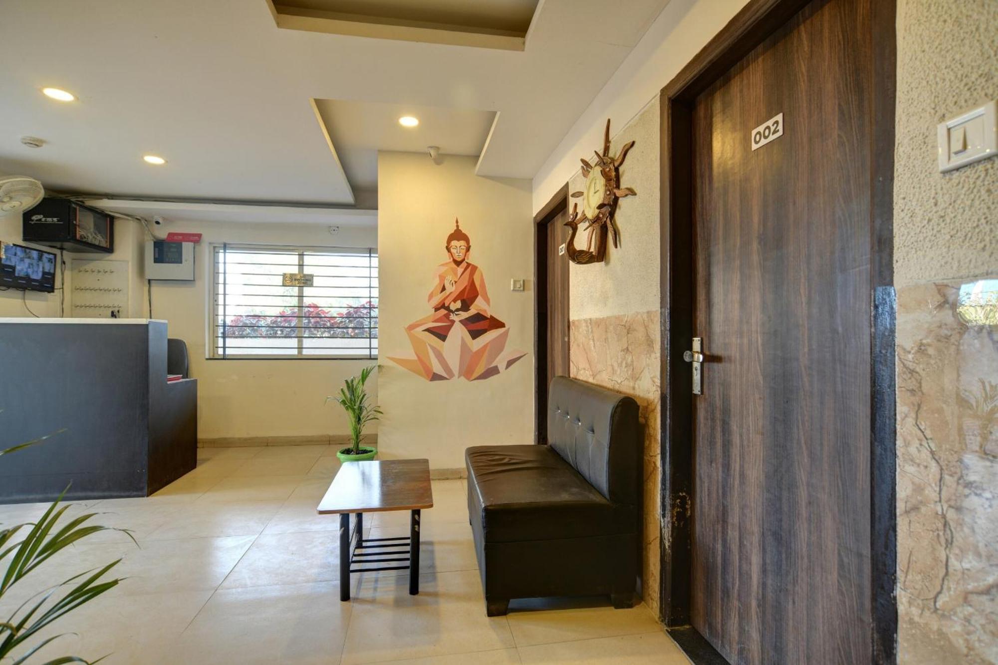 Collection O The Eternity Near Lig Sqaure Hotel Indore