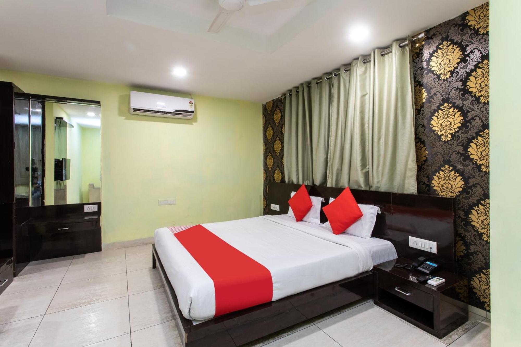 Capital O Swan Paradise 3* Indore