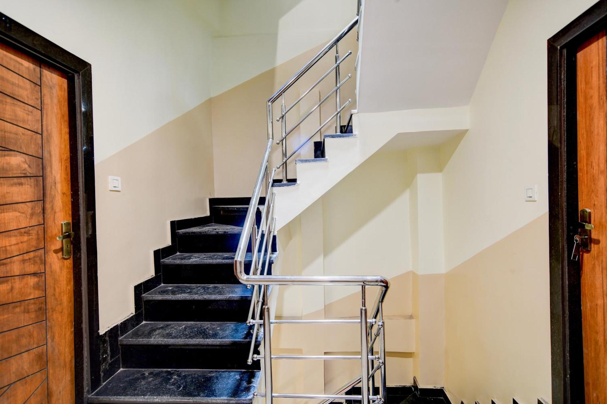 Hotel Super O D.v Near Medanta Hospital Indore