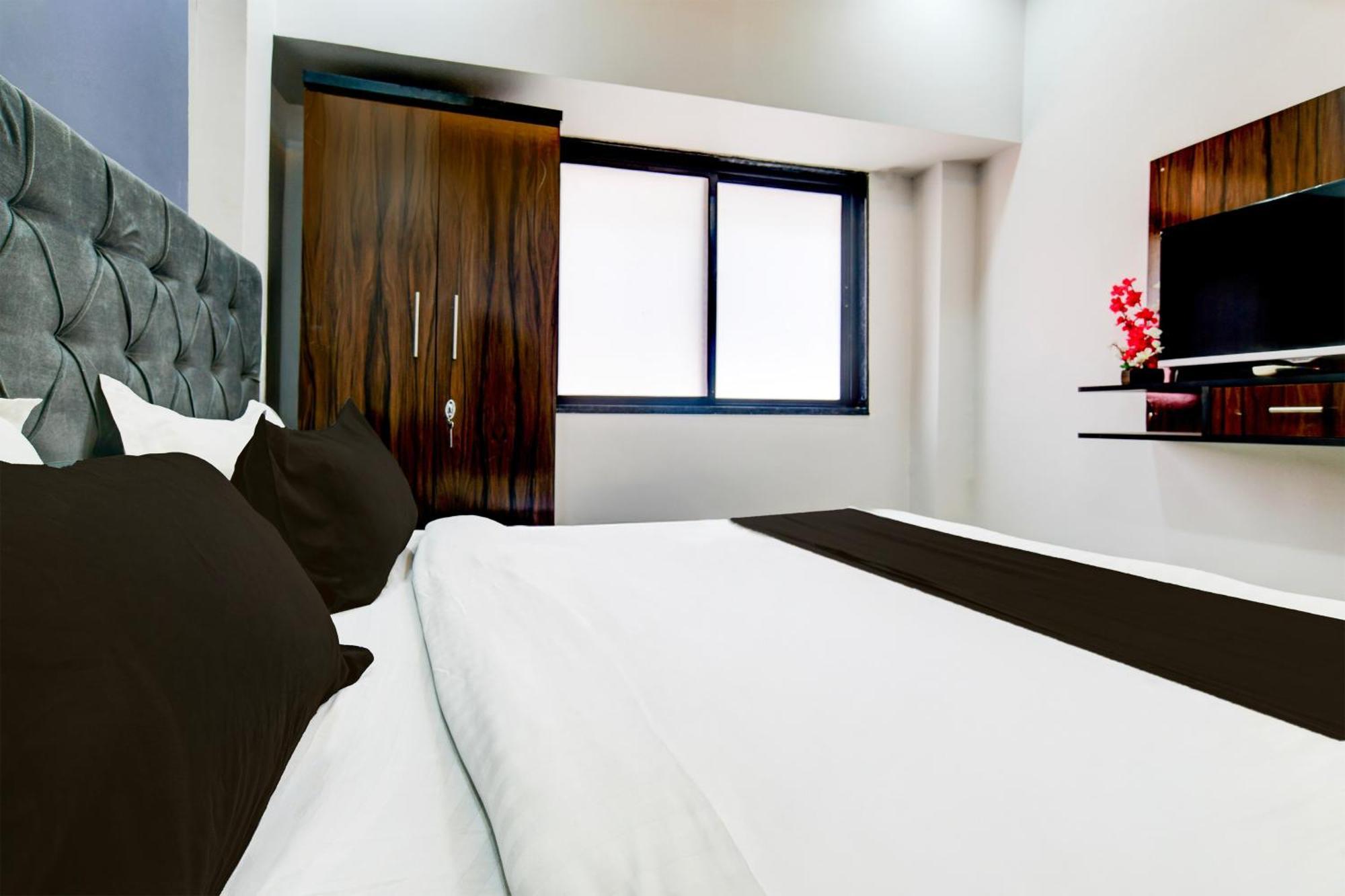 Super O D.v Near Medanta Hospital 3* Indore