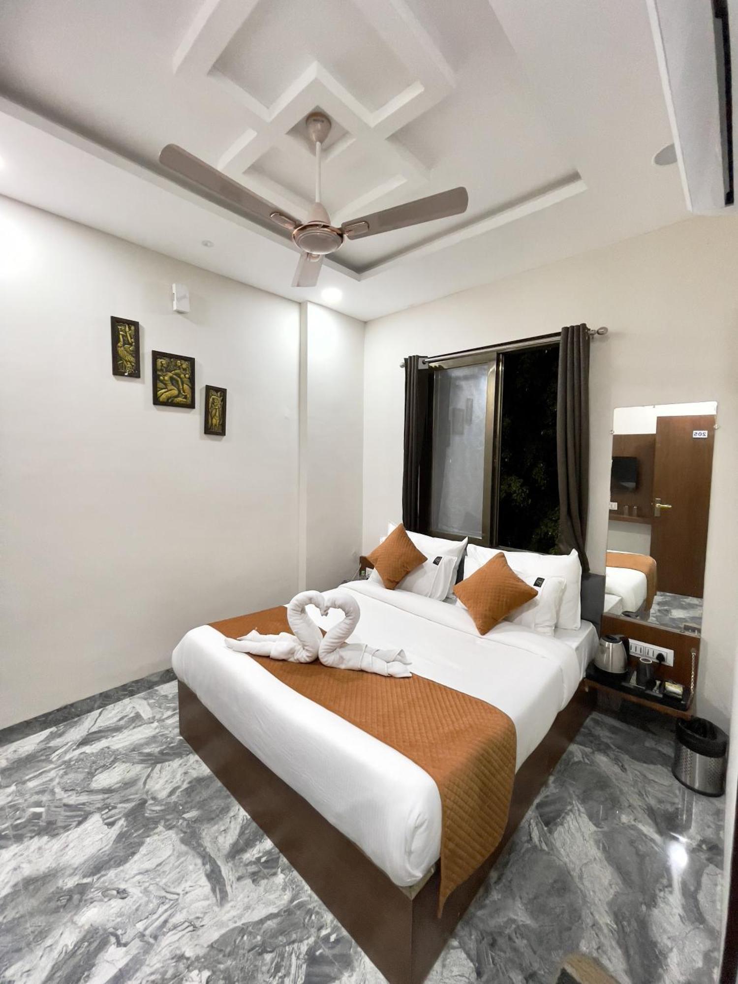 O Kamari Hotel Indore