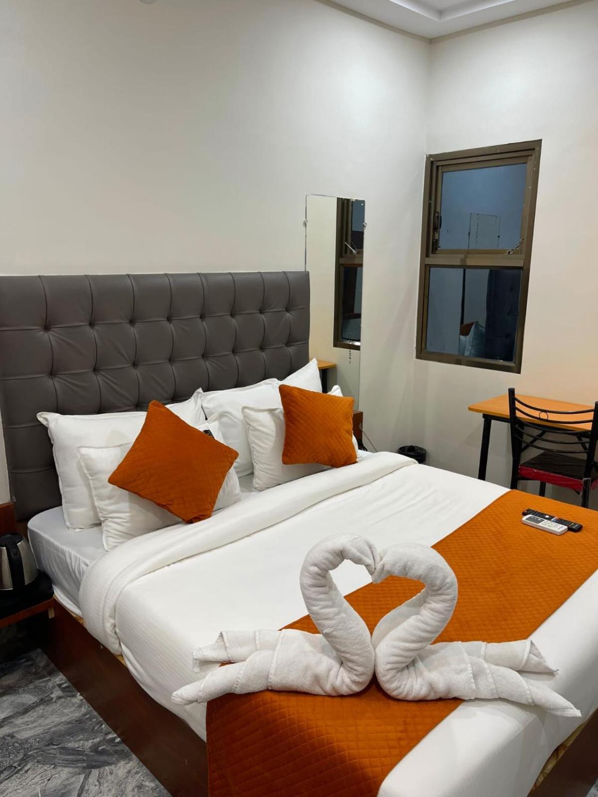 O Kamari Hotel