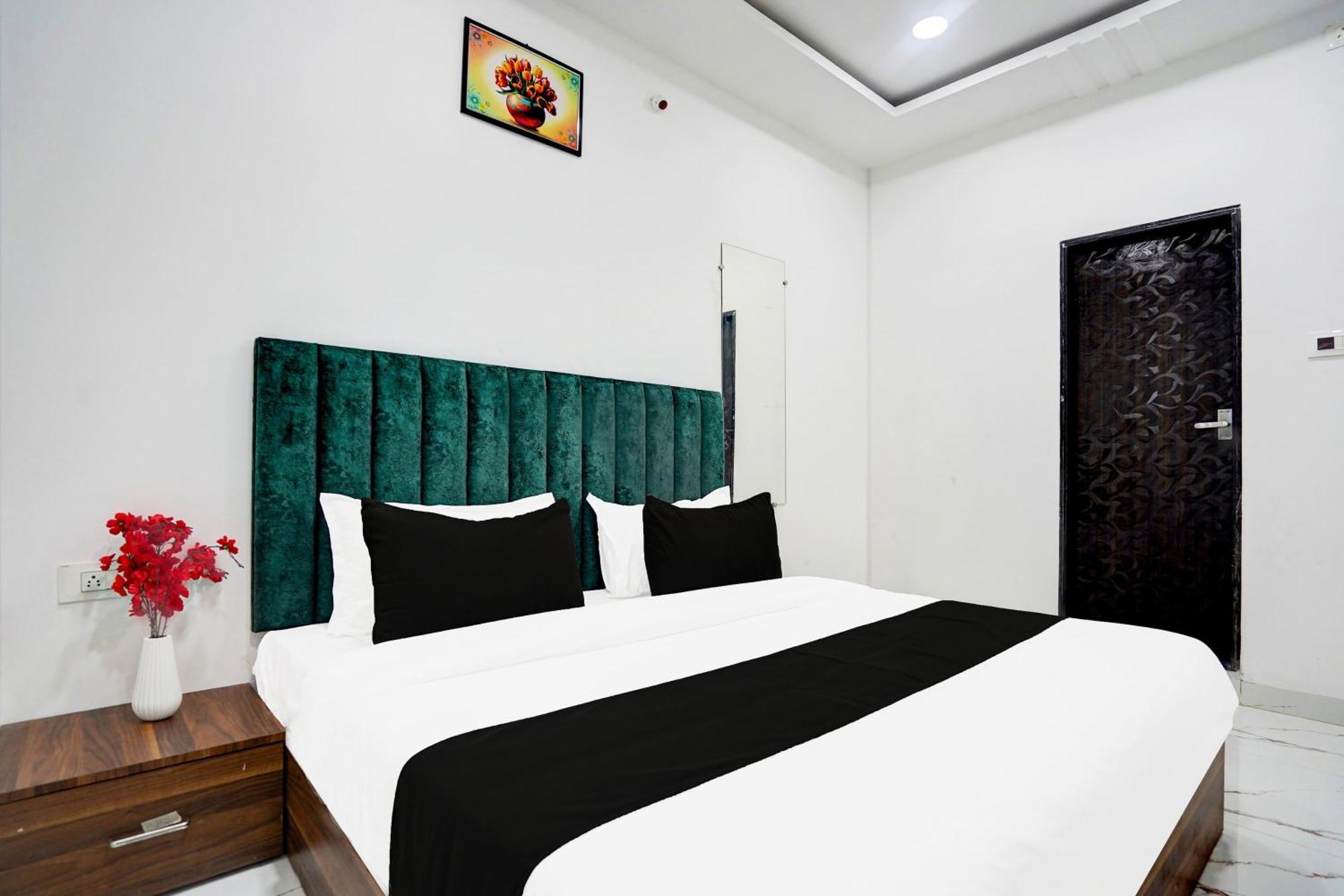 O Shyam Hotel