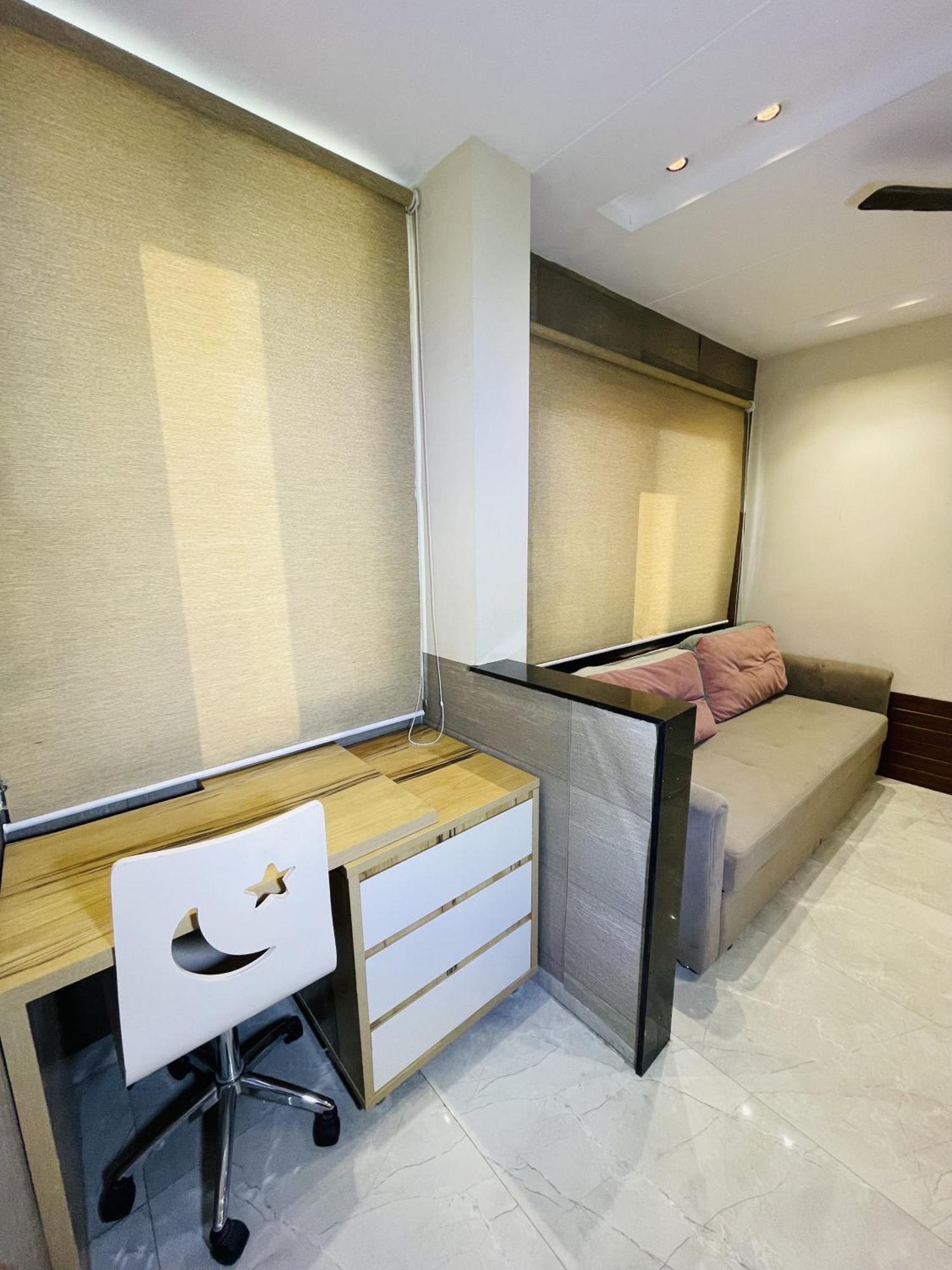 Stayez Aparthotel