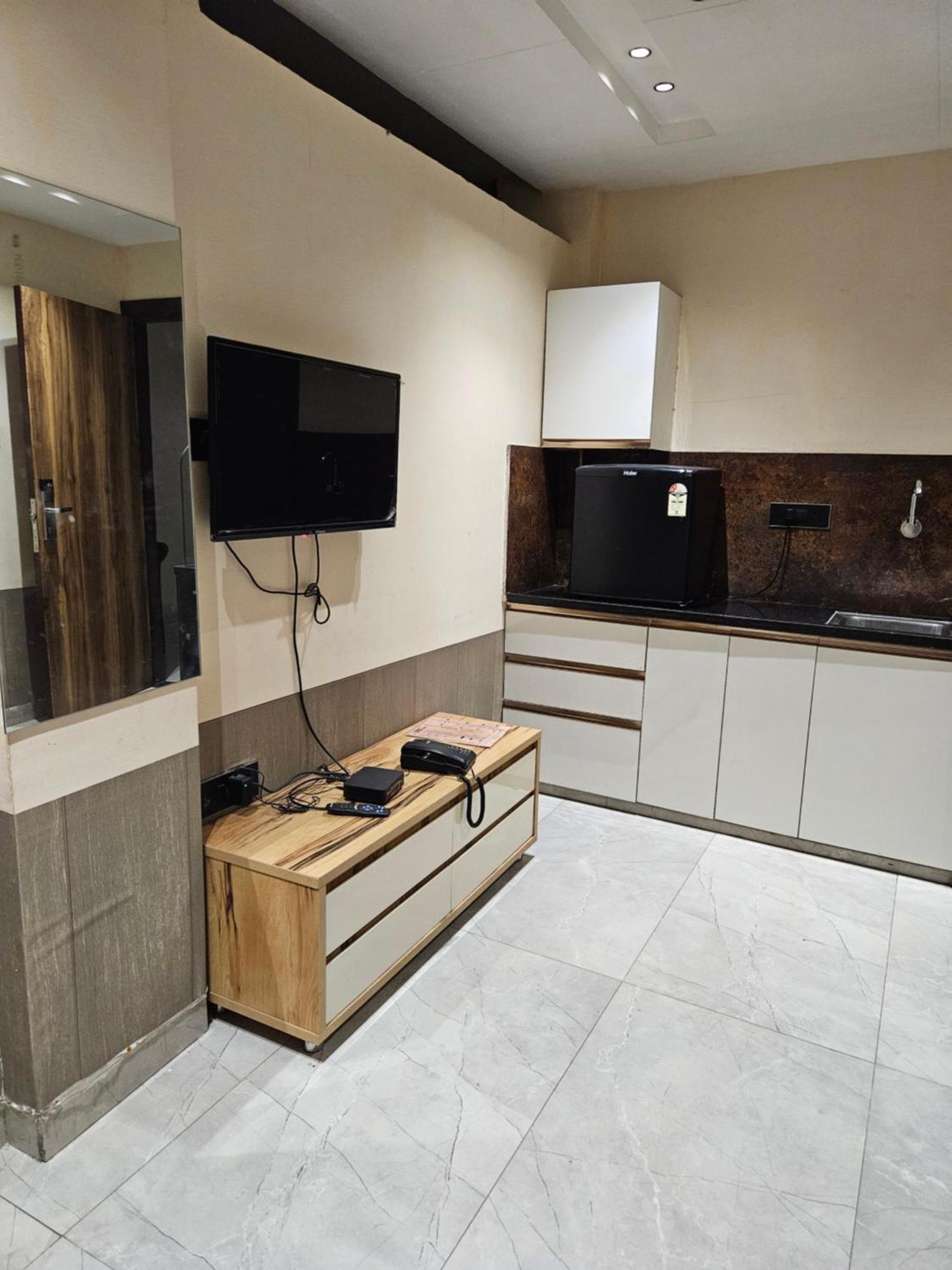 Stayez Aparthotel