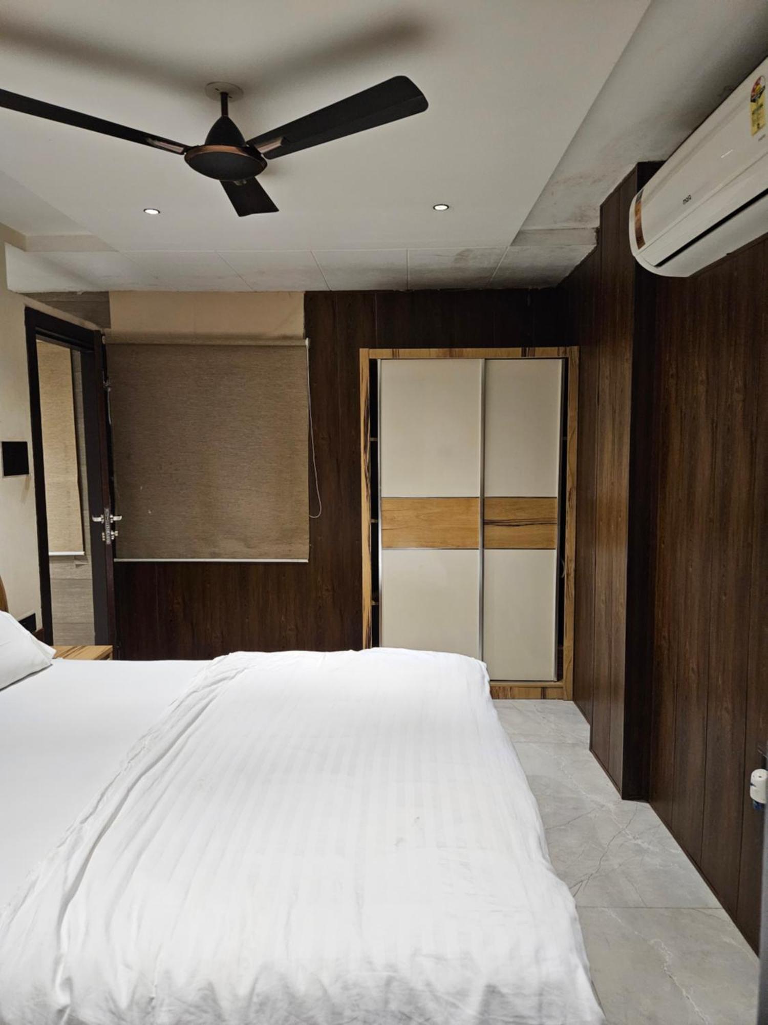 Stayez * Indore