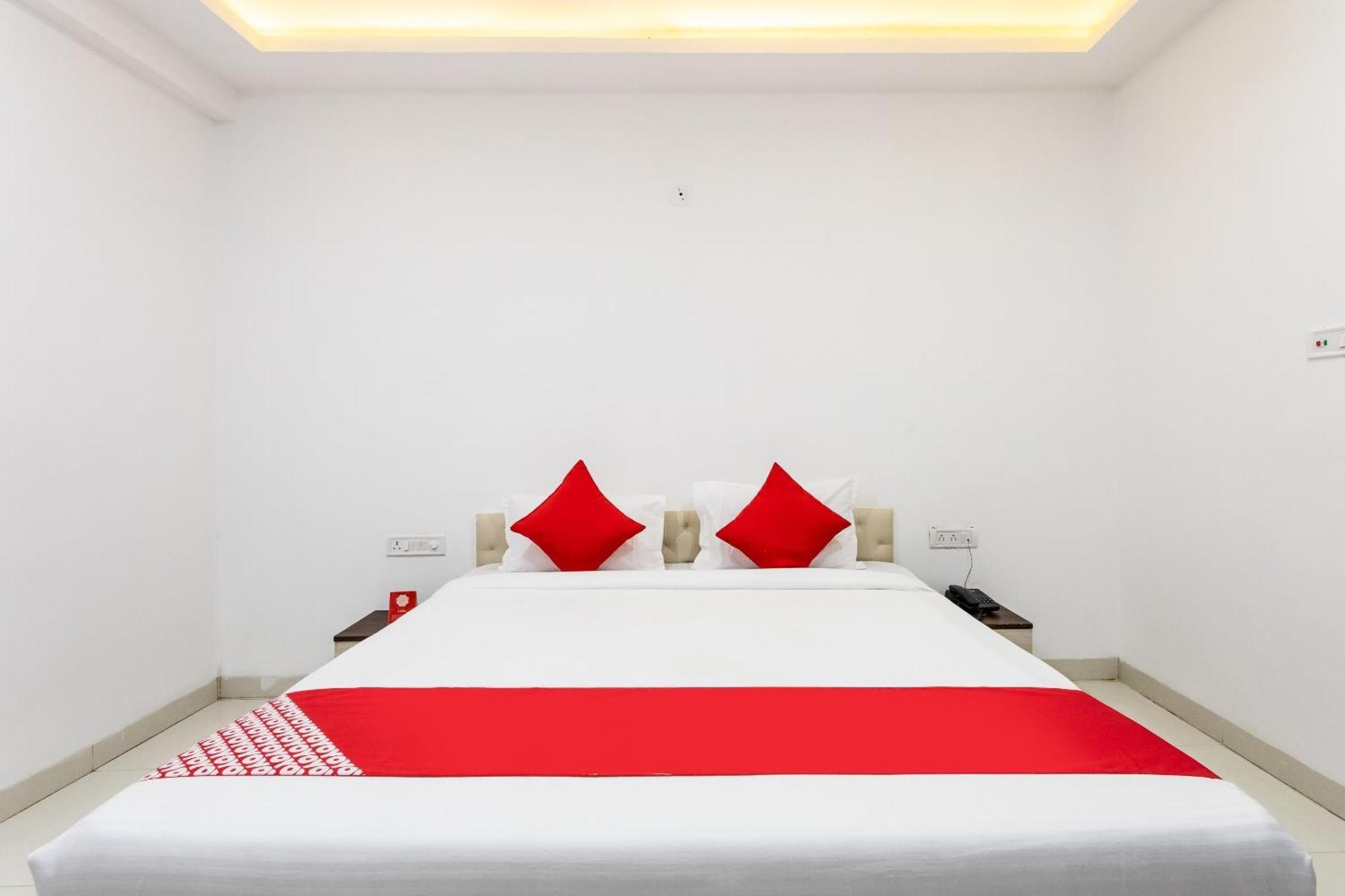 Collection O Vijay Nagar Formerly Shiva Hotel 3*