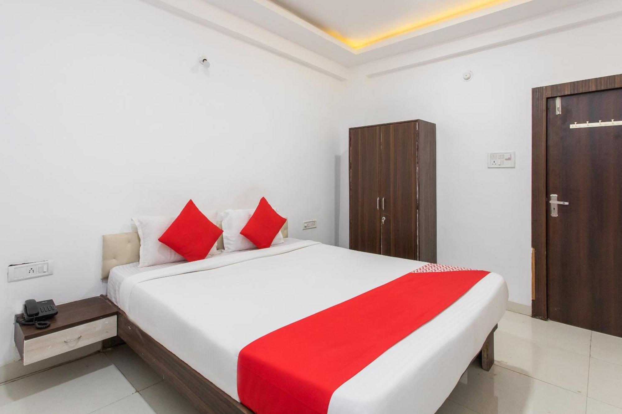 Hotel Collection O Vijay Nagar Formerly Shiva