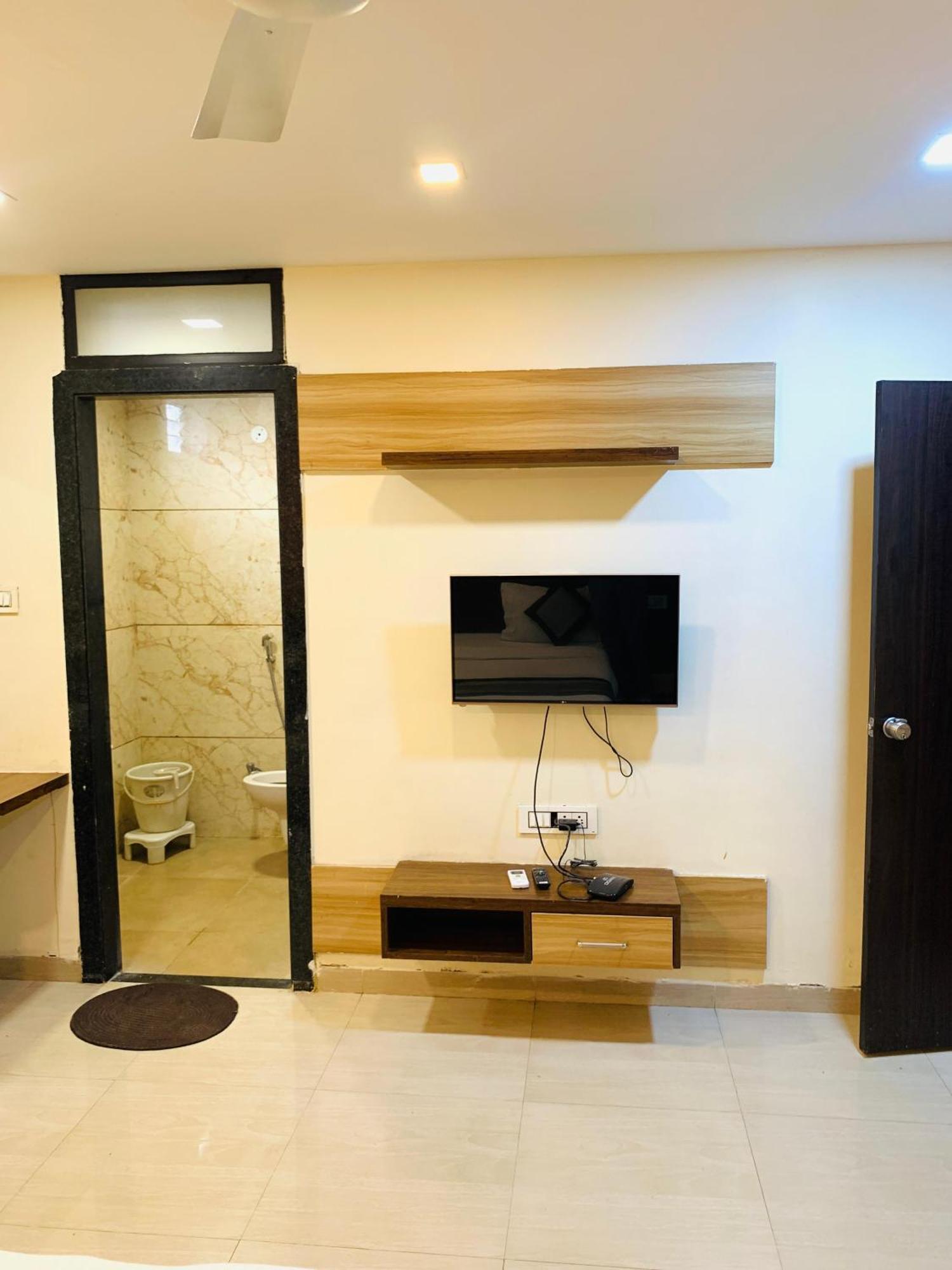 D9,indore 2* Indore