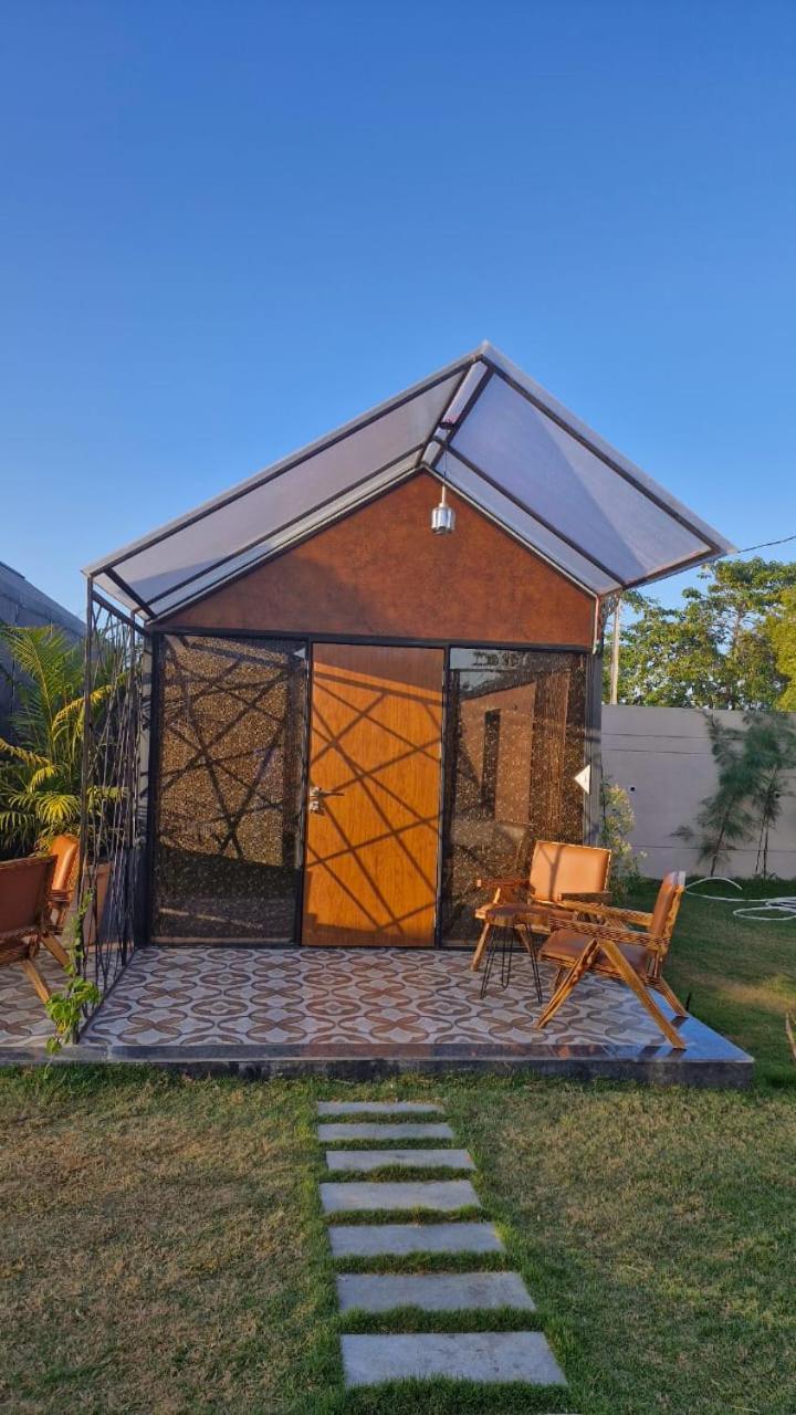 Great Escape Club Resort *