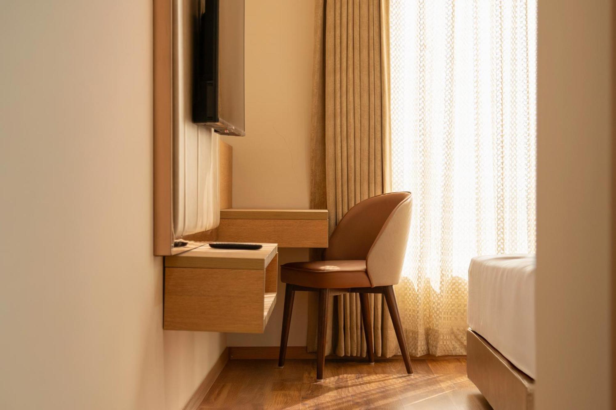 Clarks Hotel 4*