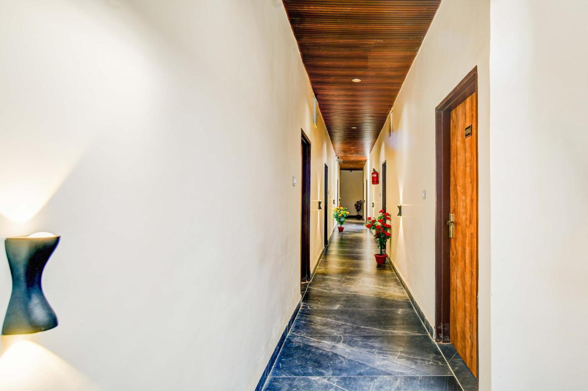 Super O Madhuban Hotel 3*
