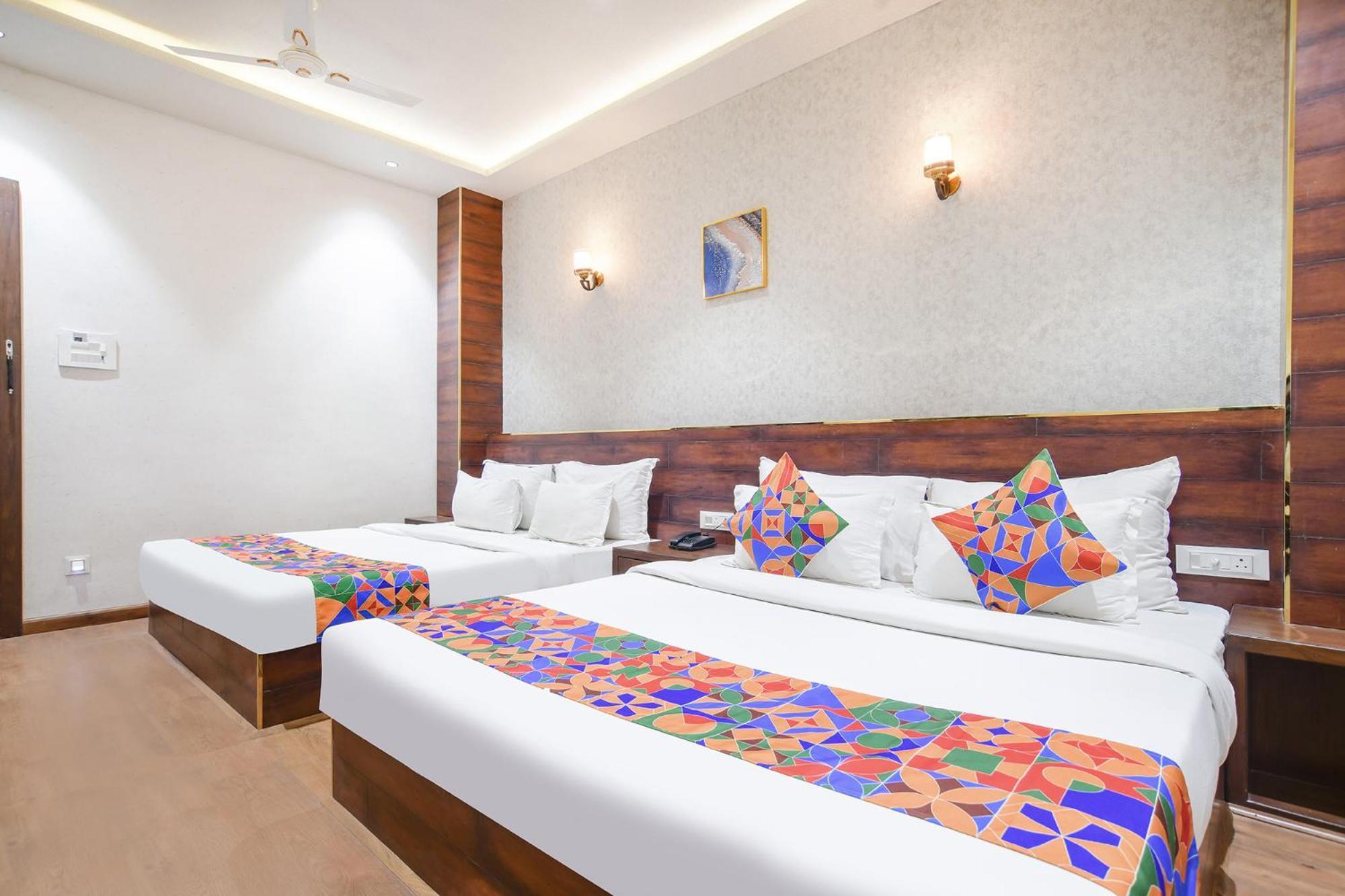 Fabhotel Awadhvue 3*