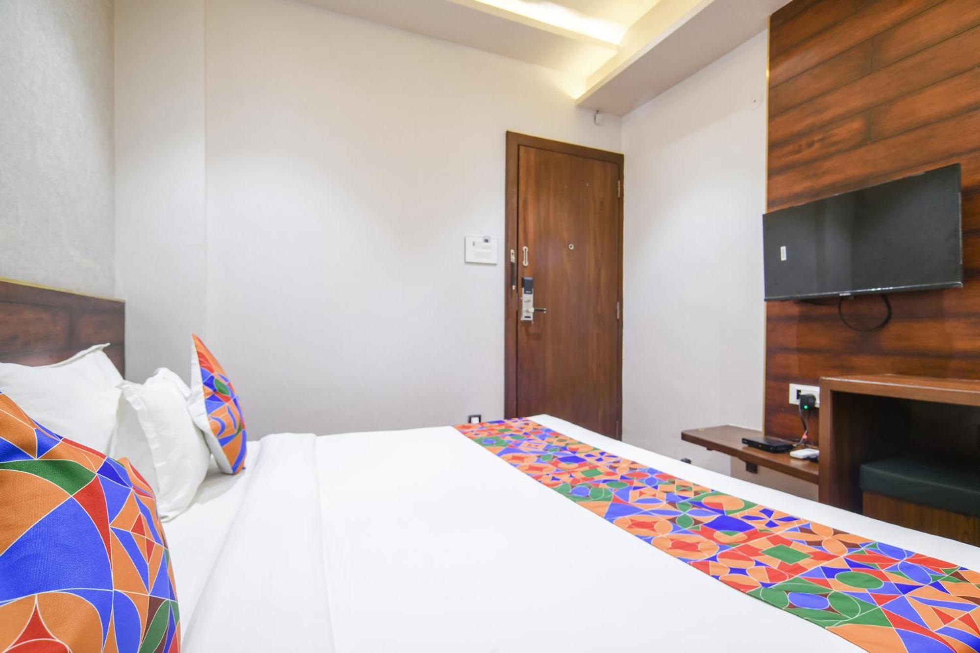 Hotel Fabhotel Awadhvue